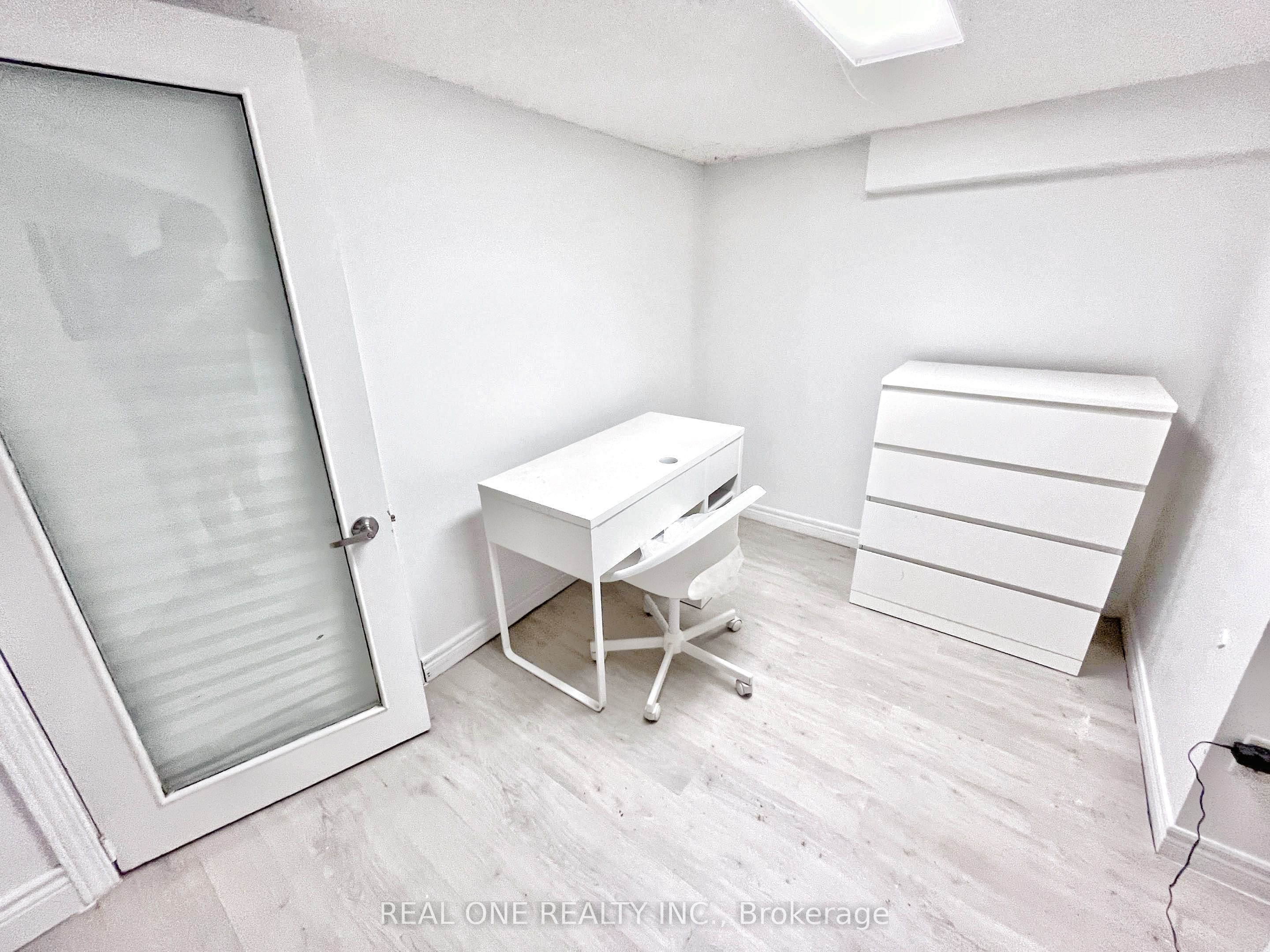 222 Robert Street 302, Toronto, ON M5S 2K7 photo 3