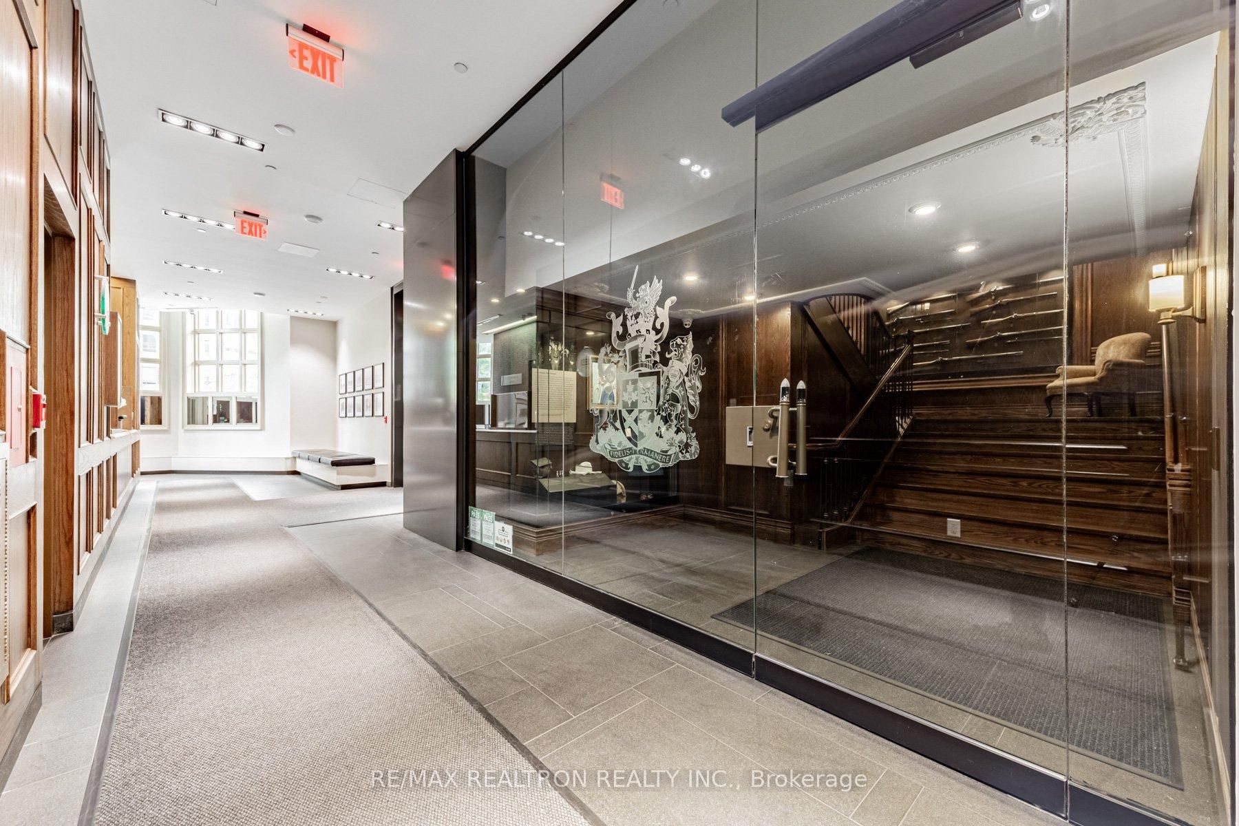 426 University Avenue 905, Toronto, ON M5G 1S9 photo 5