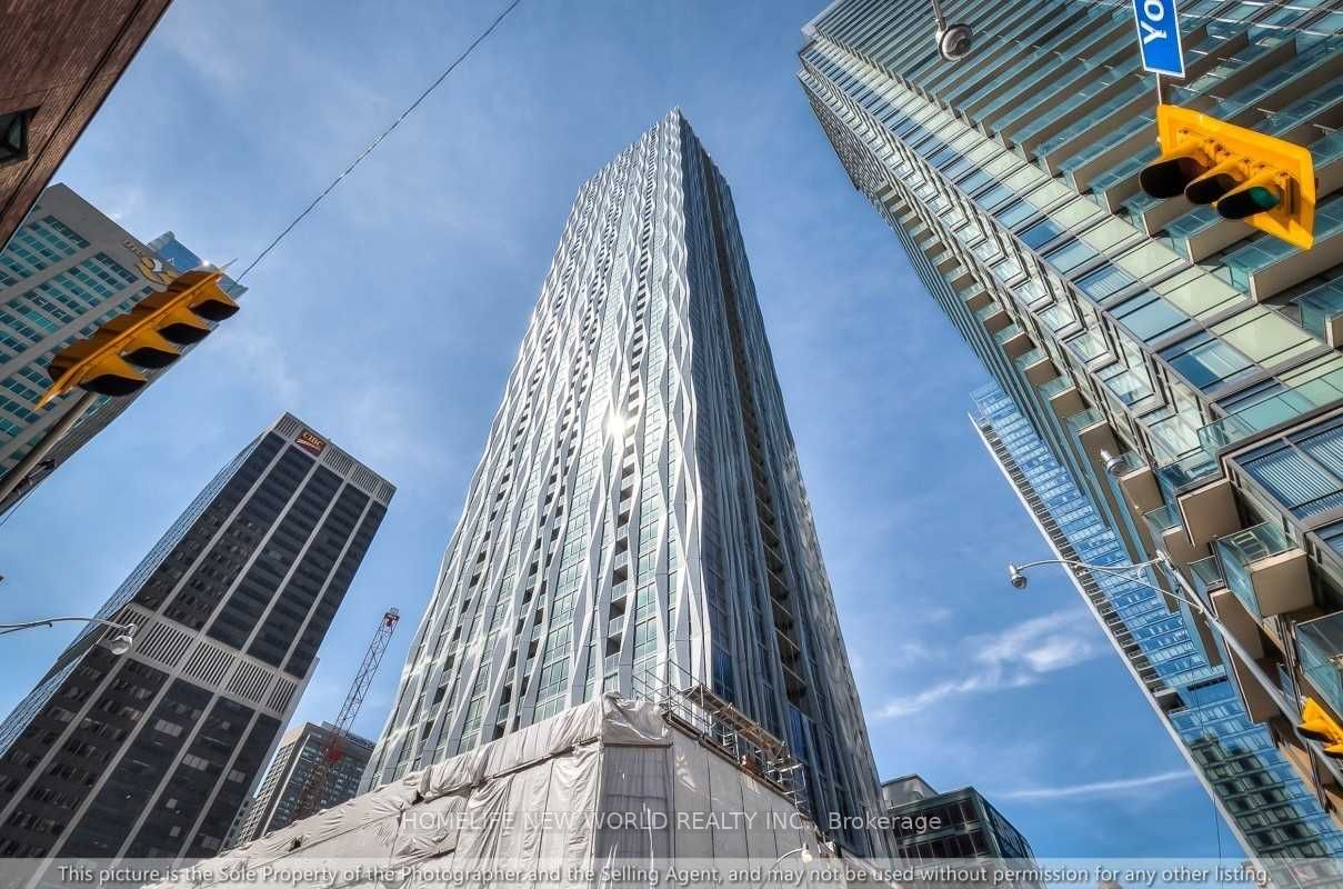 1 Yorkville Avenue 2810, Toronto, ON M4W 0B1