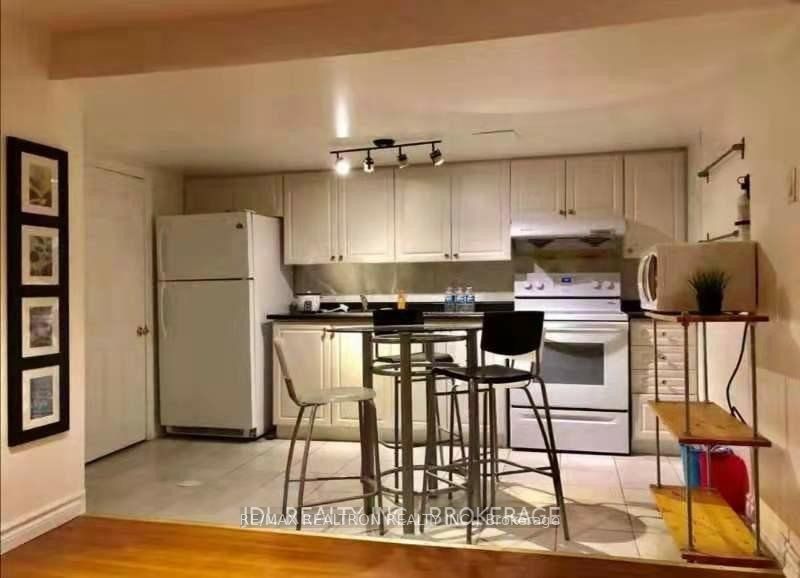 2 Greyhound Drive Bsmt, Toronto, ON M2H 1K3 photo 2