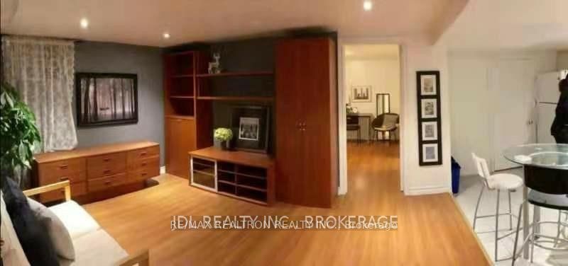 2 Greyhound Drive Bsmt, Toronto, ON M2H 1K3 photo 3