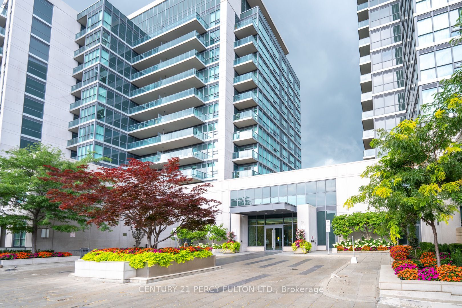 35 Brian Peck Crescent 1510, Toronto, ON M4G 0A5 photo 2