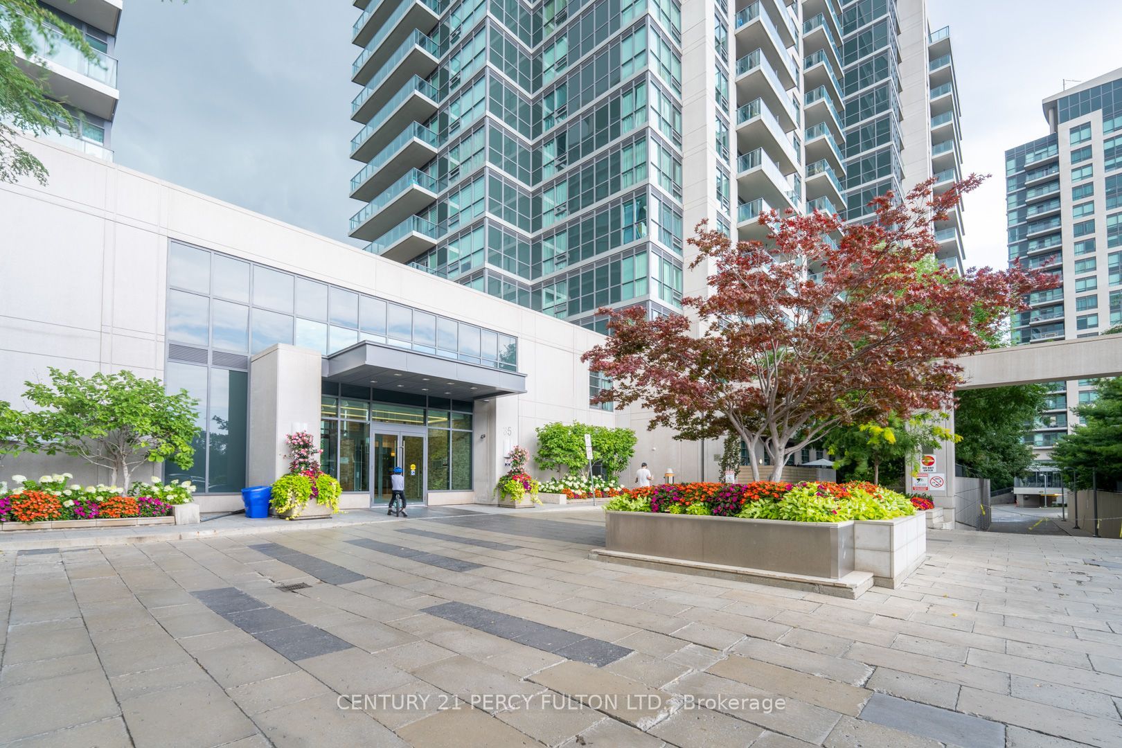 35 Brian Peck Crescent 1510, Toronto, ON M4G 0A5 photo 4