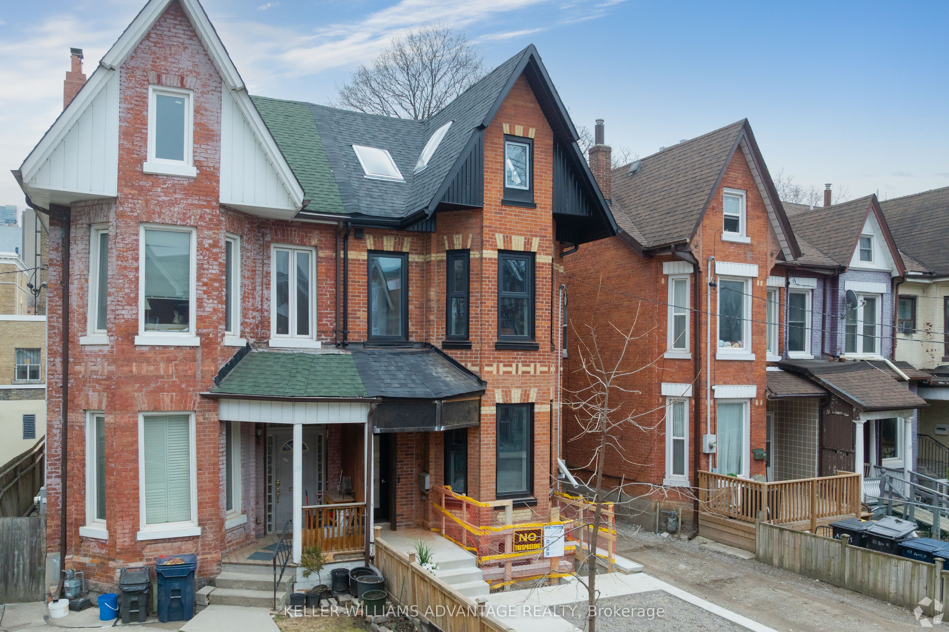 23 Ross Street 2, Toronto, ON M5T 1Z8 photo 2