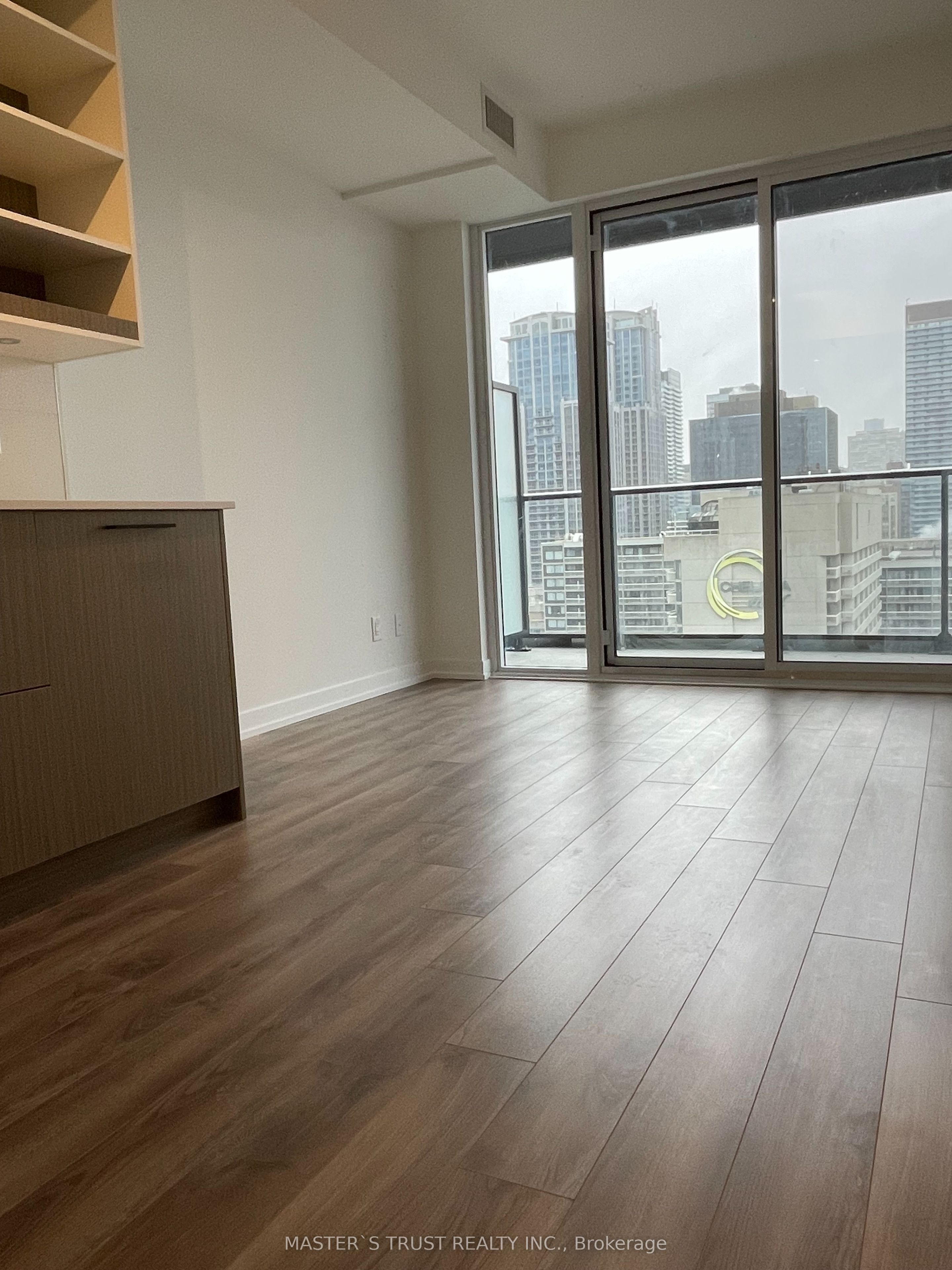 20 Edward Street 2322, Toronto, ON M5G 1C9 photo 2