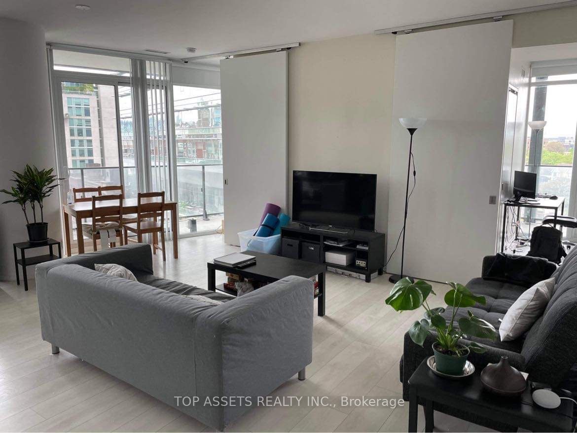 125 Peter Street 602, Toronto, ON M5V 0M2 photo 5