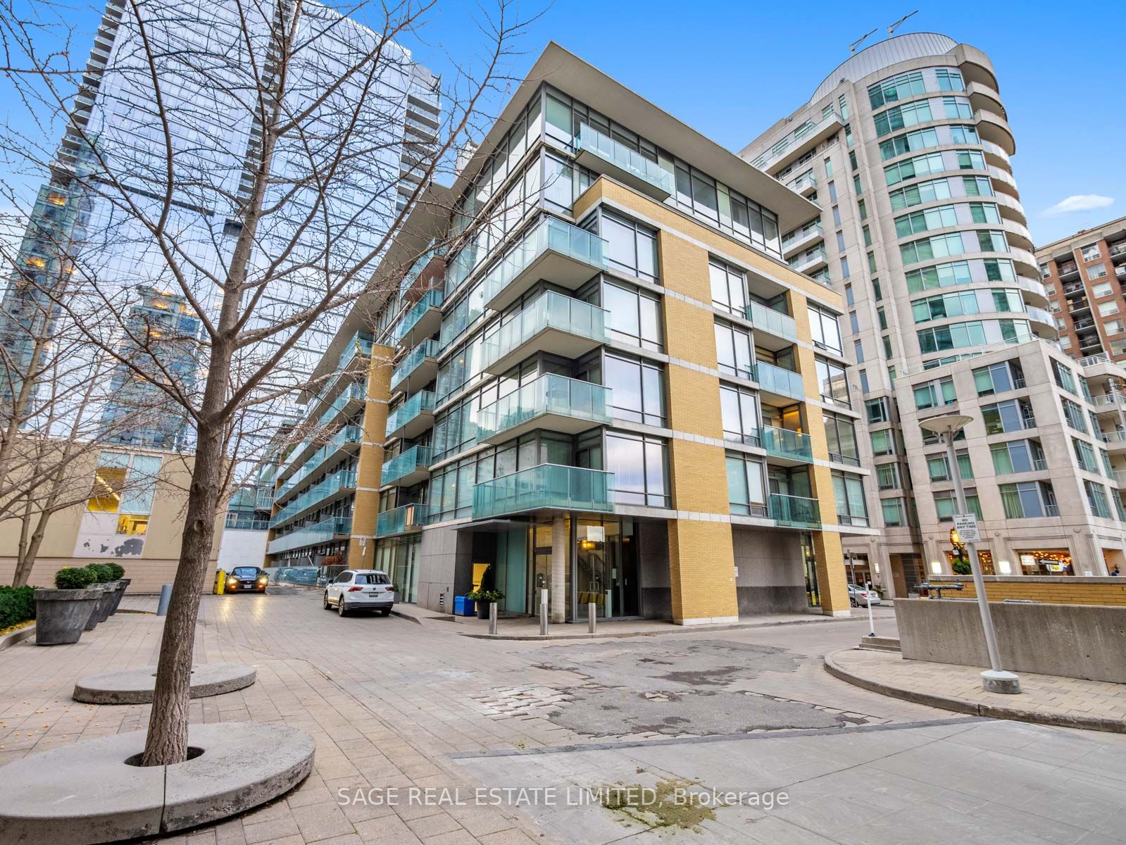 21 Scollard Street 608, Toronto, ON M5R 1G1