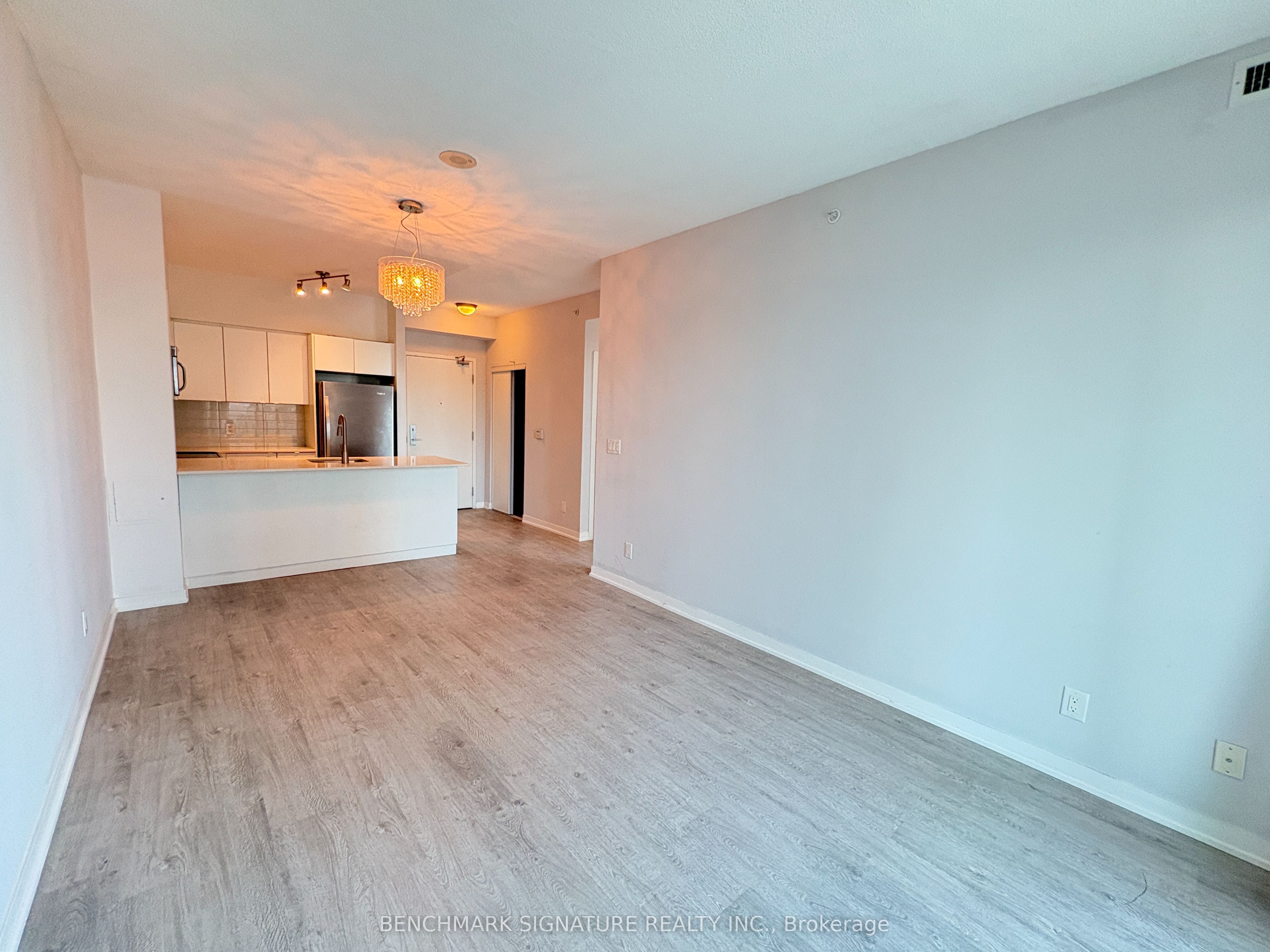 150 East Liberty Street 1216, Toronto, ON M6K 3R5 photo 3