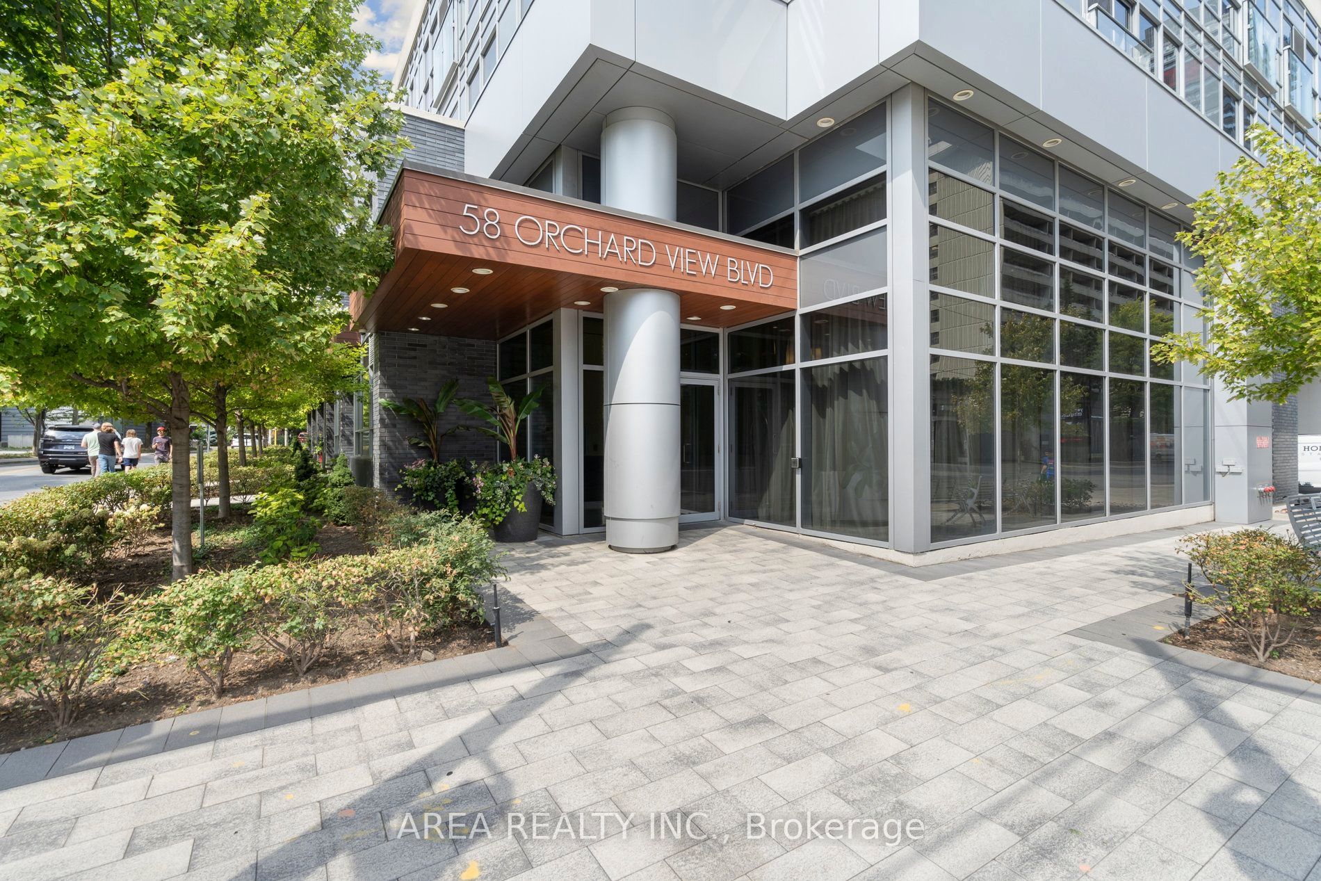 58 Orchard View Boulevard 1910, Toronto, ON M4R 1B9 photo 3