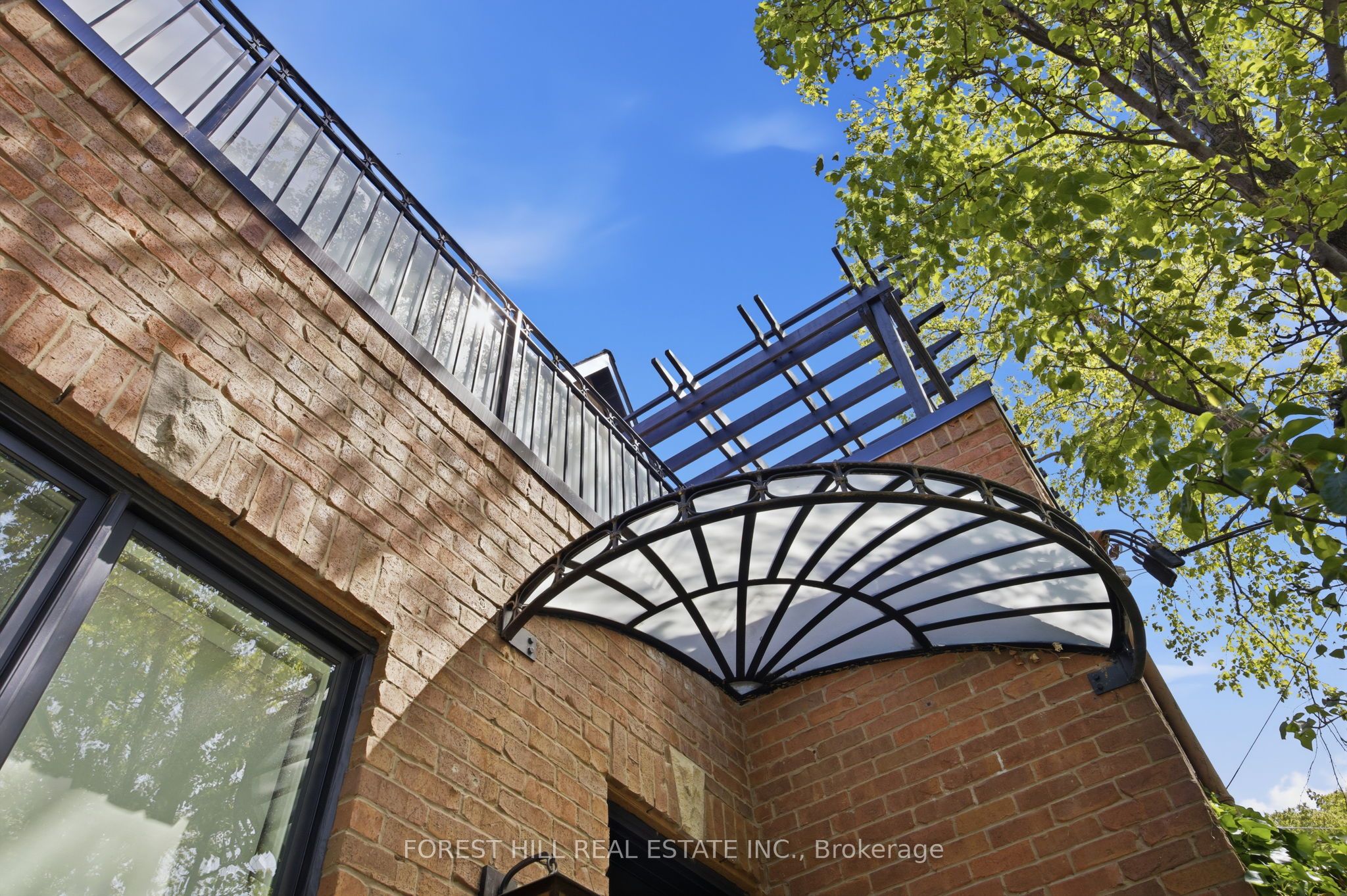 52 Shaftesbury Avenue, Toronto, ON M4T 1A2 photo 3
