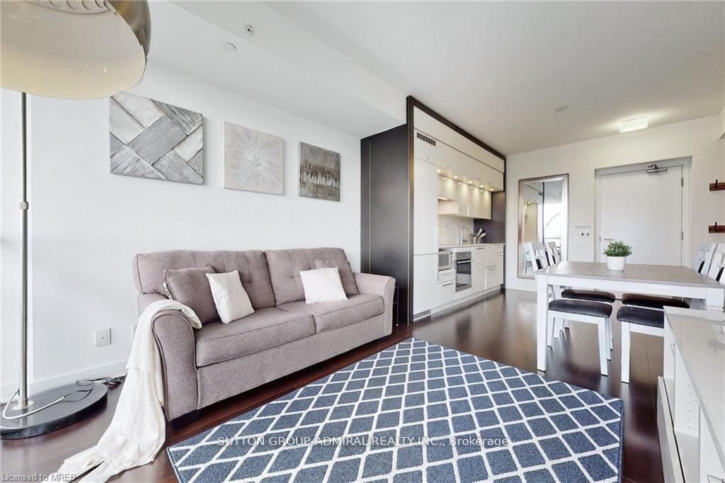 15 Grenville Street 3706, Toronto, ON M4Y 0B9 photo 3