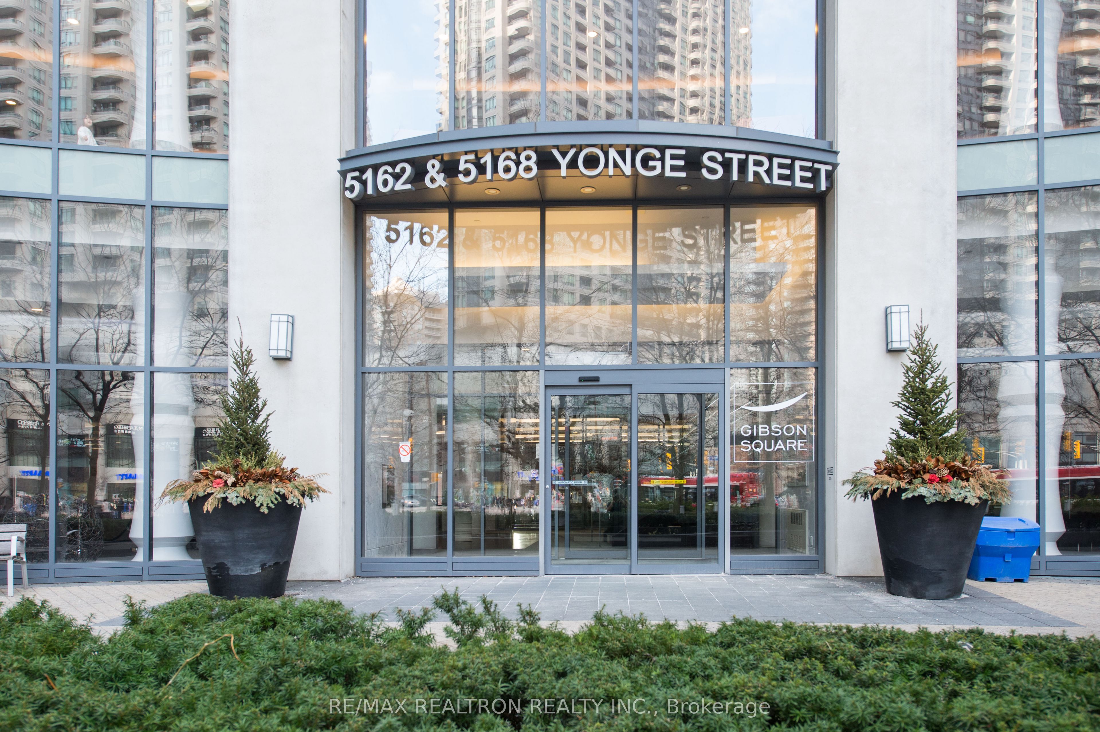 5162 Yonge Street 1001, Toronto, ON M2N 0E9 photo 2