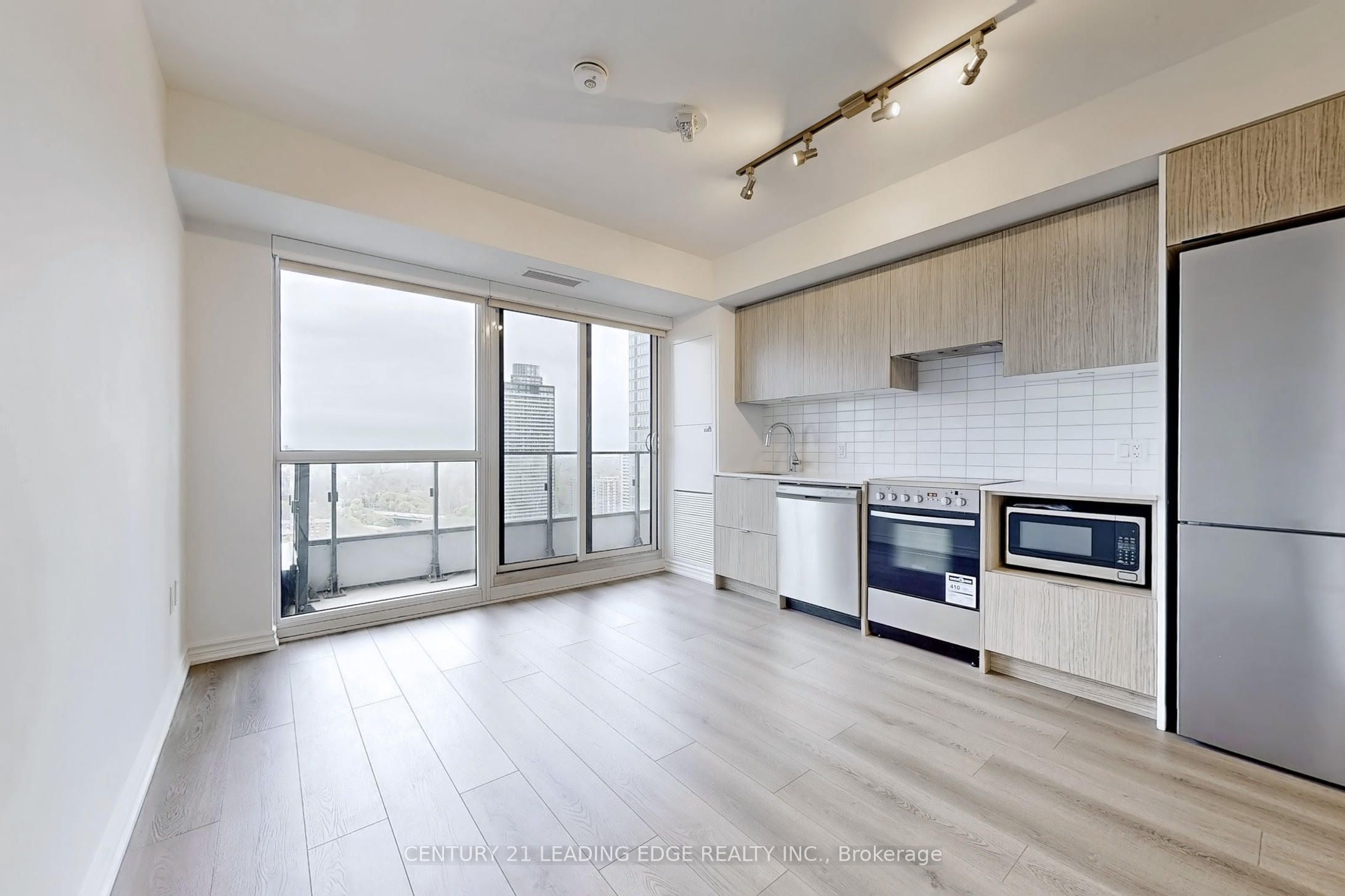 395 Bloor Street 2109, Toronto, ON M4W 0B4 photo 3