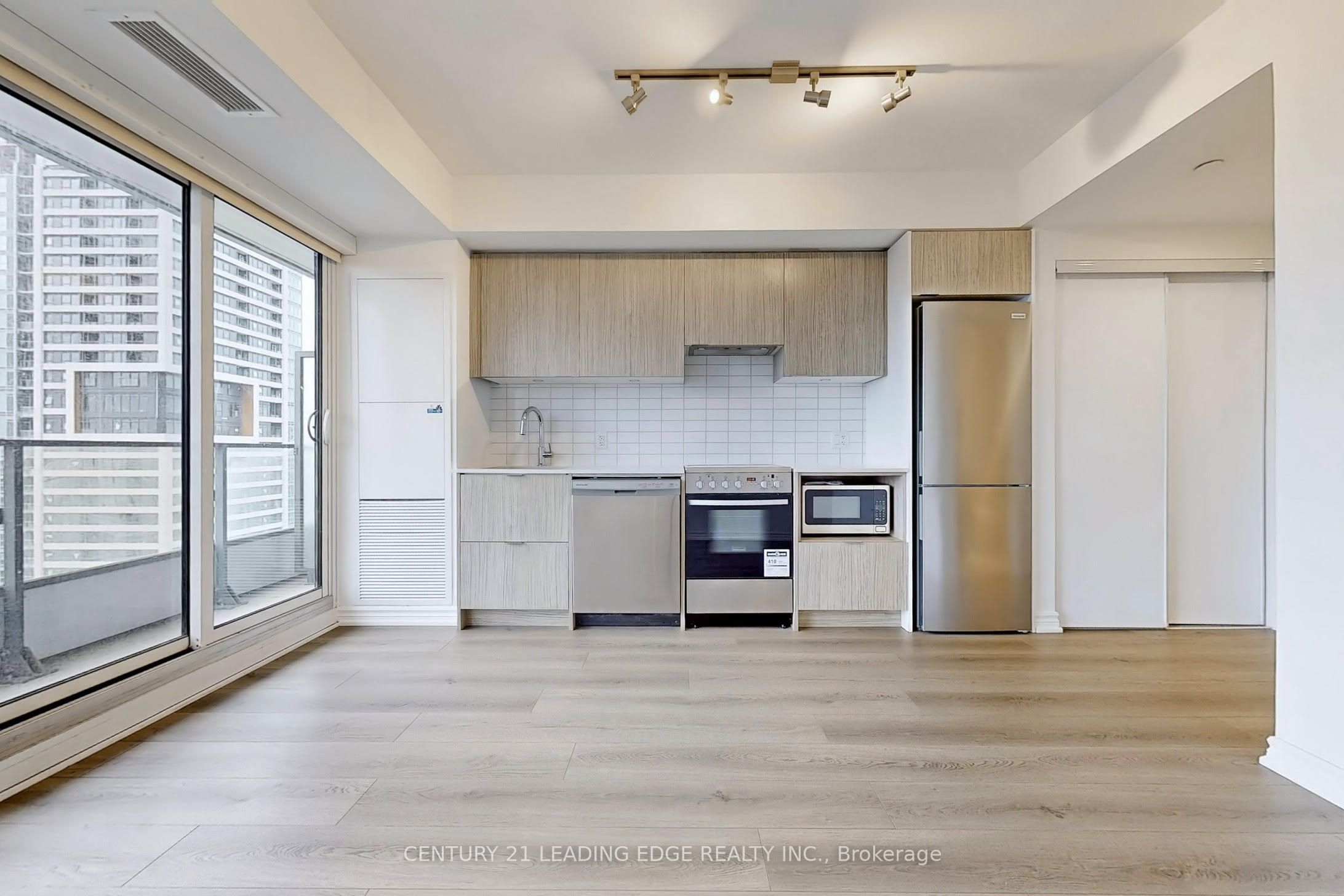 395 Bloor Street 2109, Toronto, ON M4W 0B4 photo 5