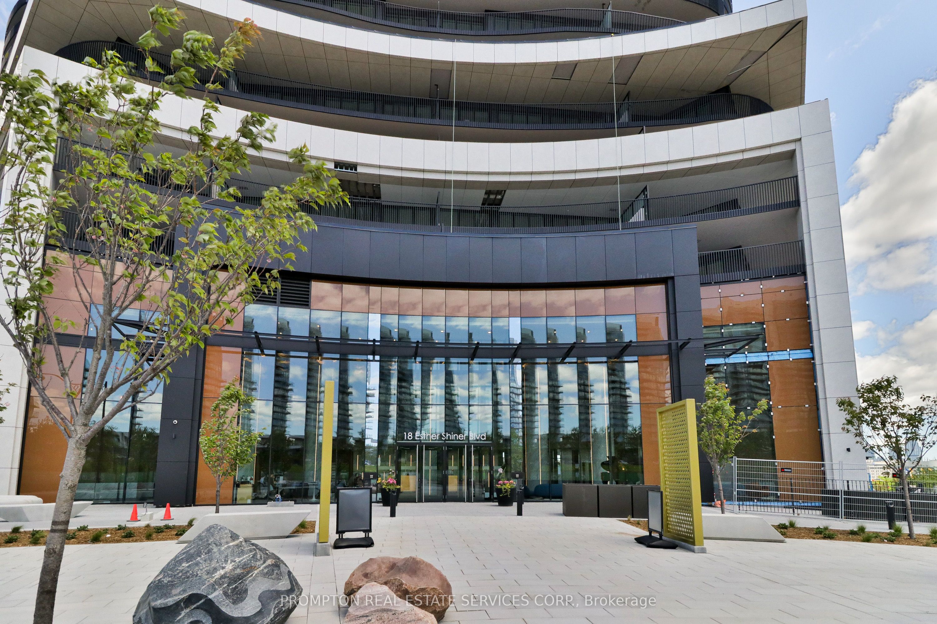 18 Esther Shiner Boulevard 733, Toronto, ON M2K 0J7 photo 2