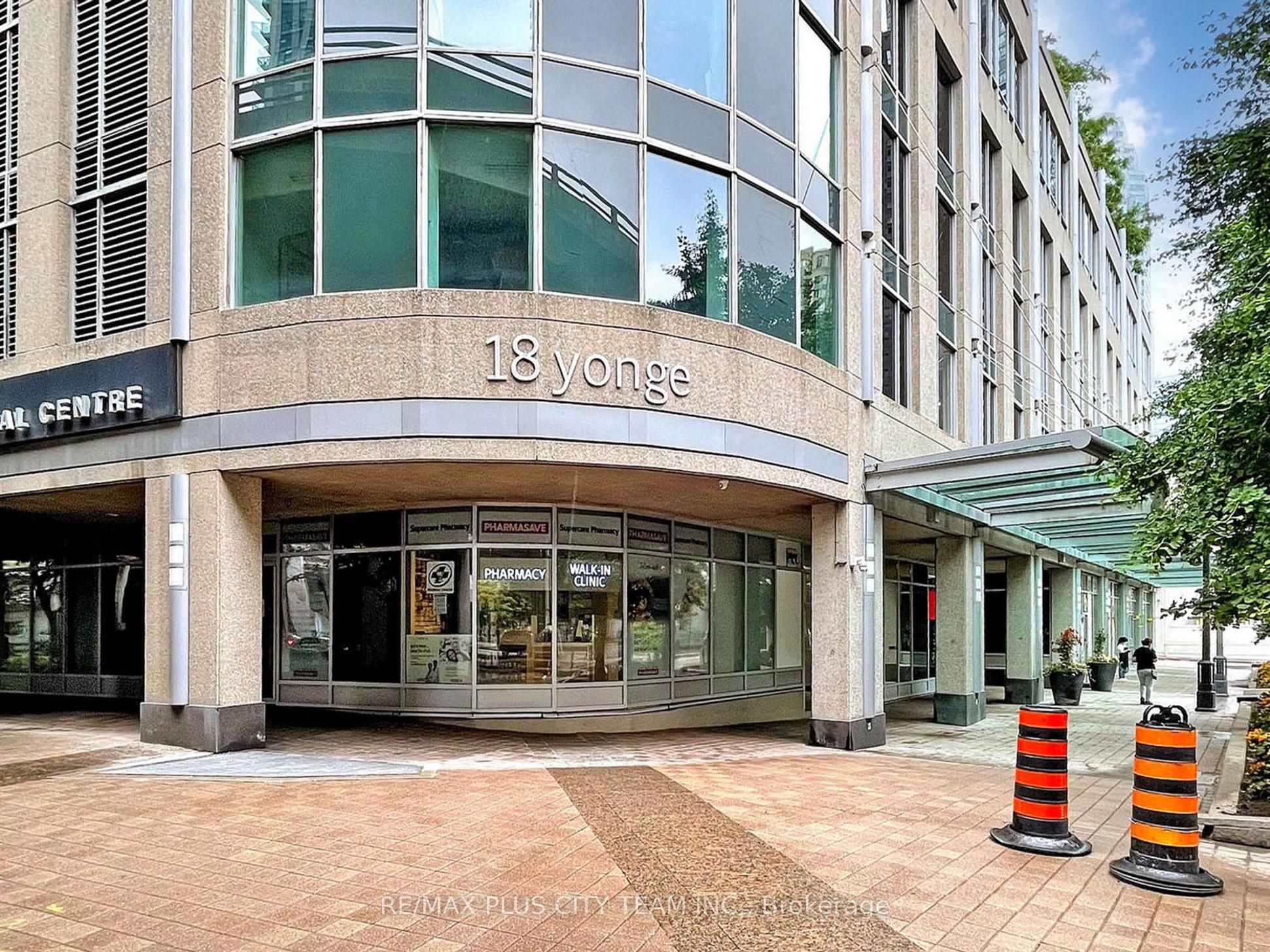 18 Yonge Street 2904, Toronto, ON M5E 1Z8 photo 2