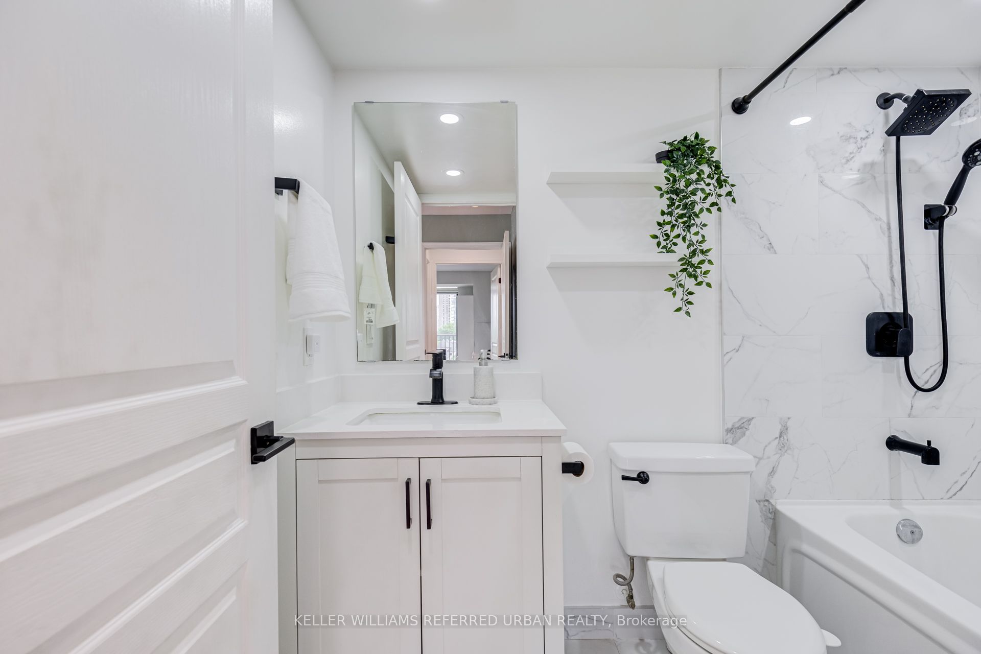 55 Harrison Garden Boulevard 510, Toronto, ON M2N 7G3 photo 3