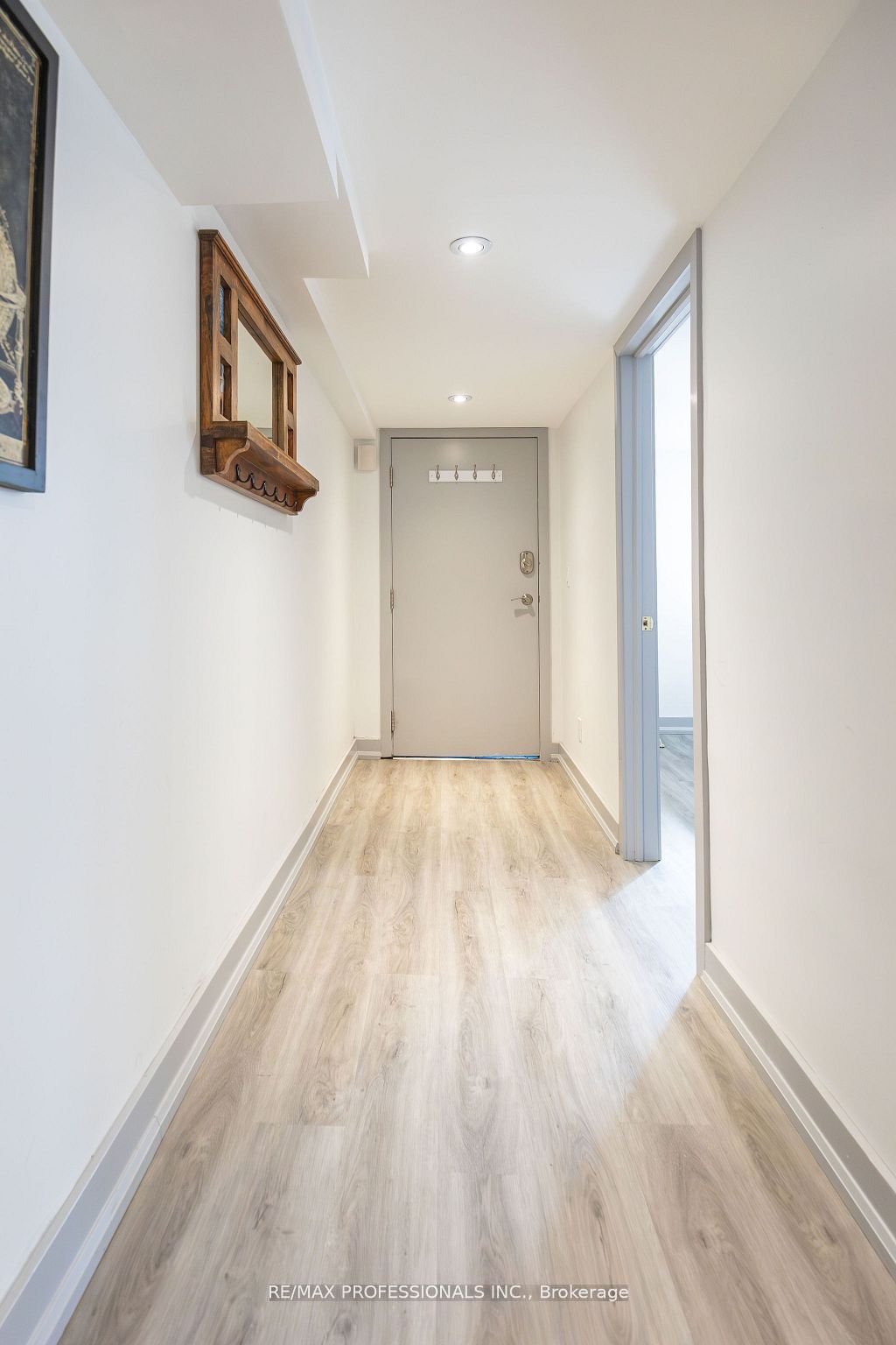 627 Christie Street Lower, Toronto, ON M6G 3E6 photo 2