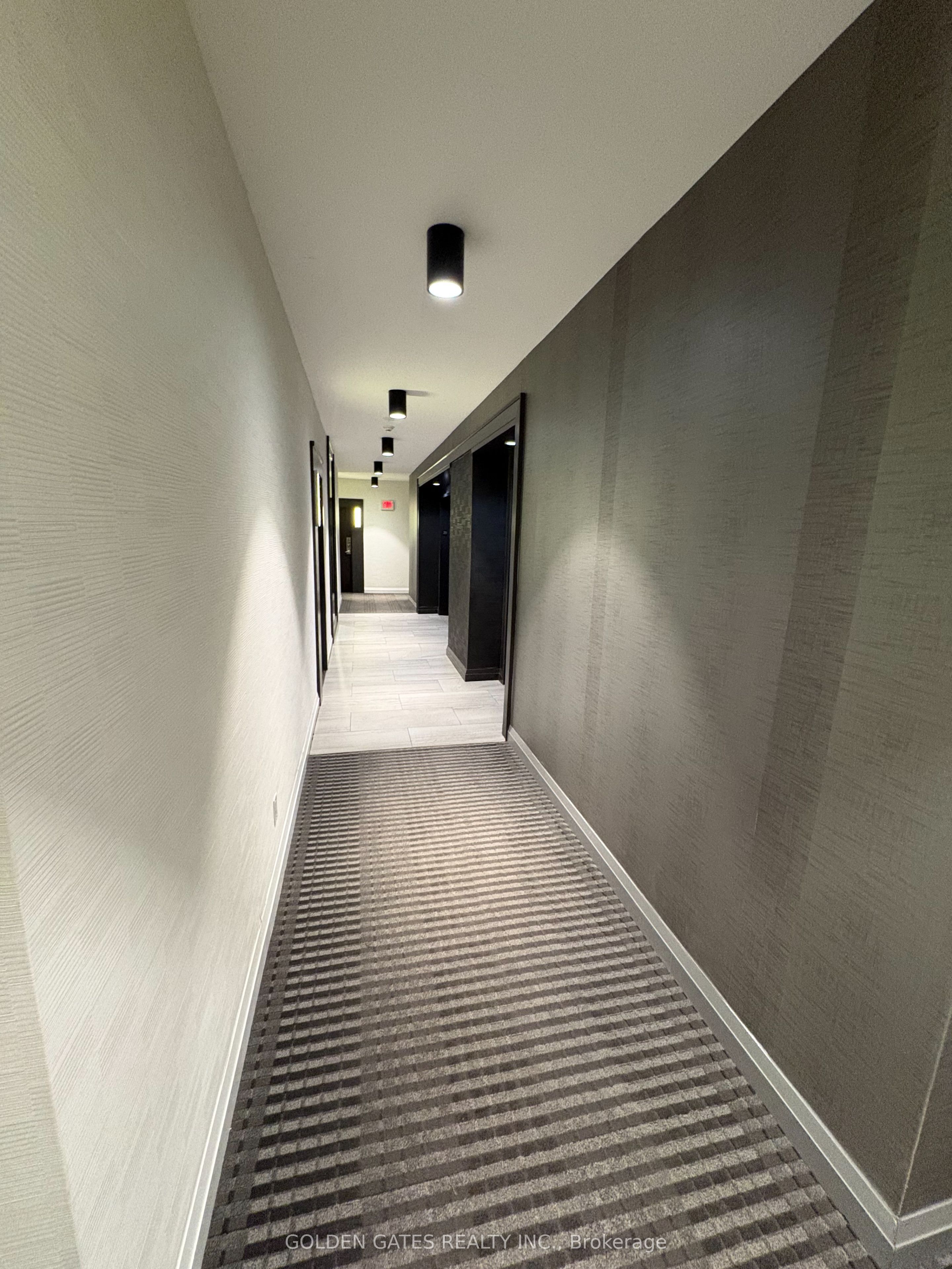 12 Yonge Street #2501, Toronto, ON M5E 1Z9 photo 5