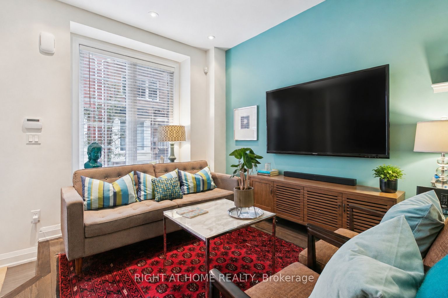 28 Raffeix Lane, Toronto, ON M5A 0G5 photo 5