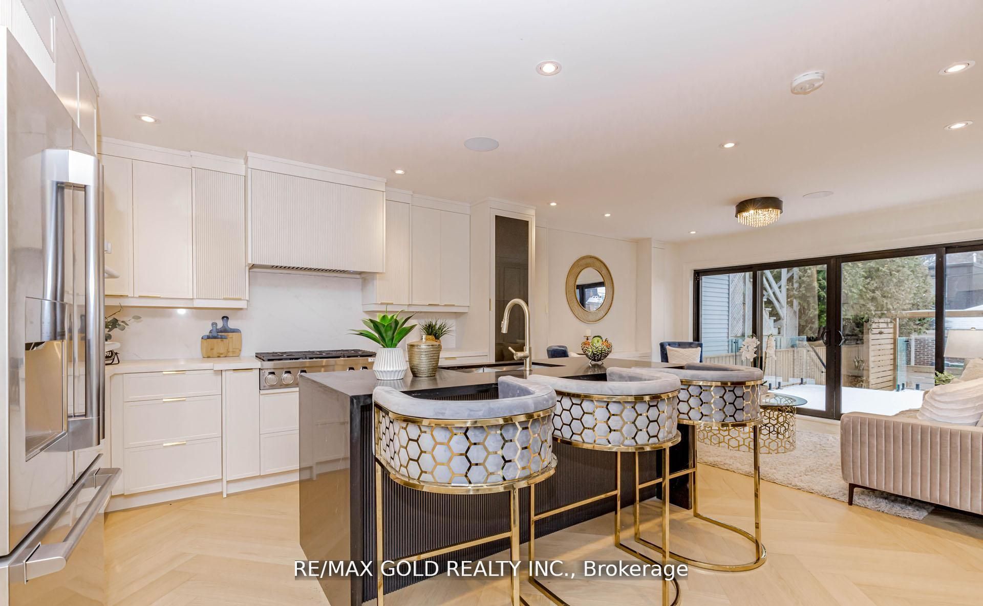 786 Euclid Avenue, Toronto, ON M6G 2V4