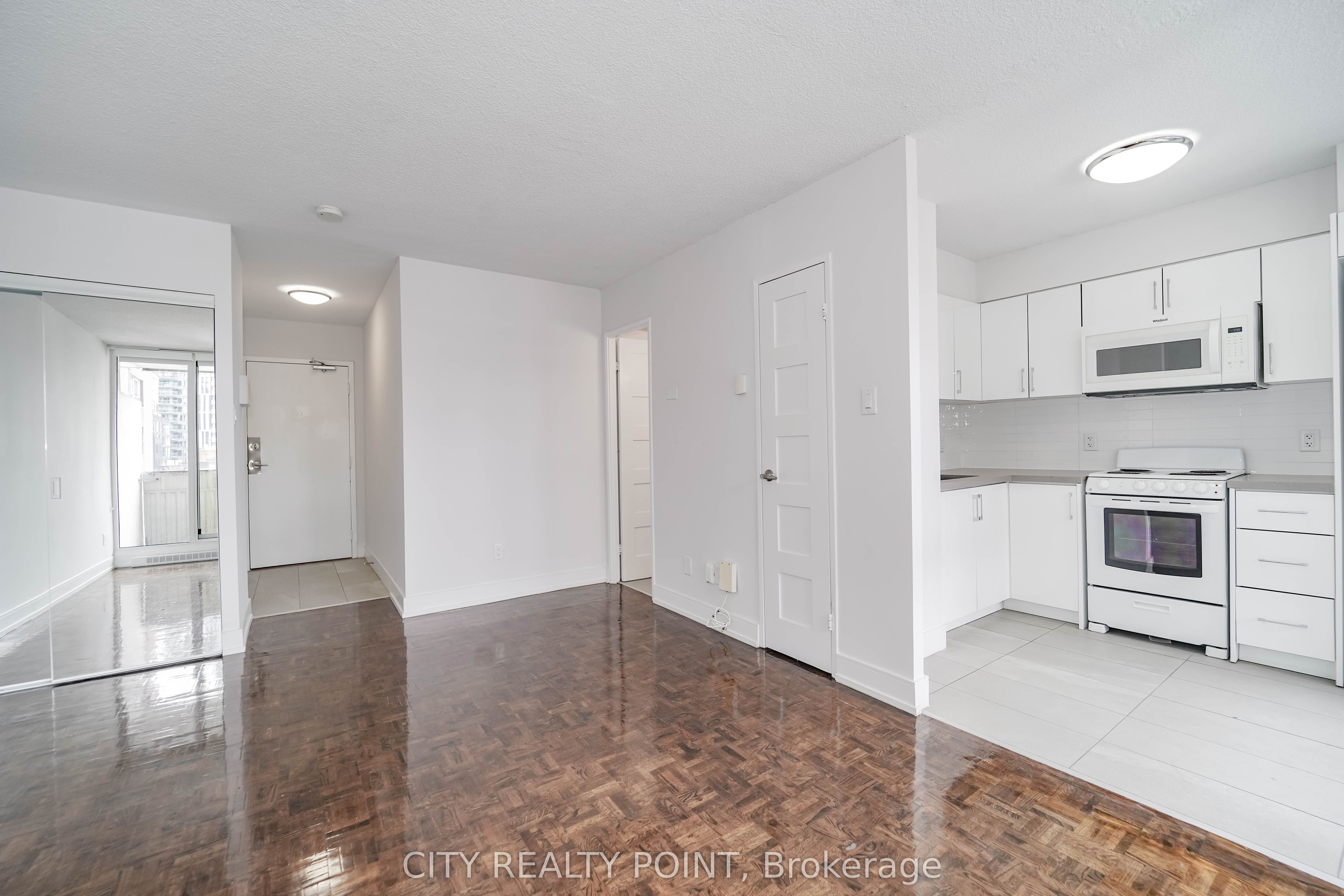 33 Isabella Street 1012, Toronto, ON M4Y 2P7 photo 5
