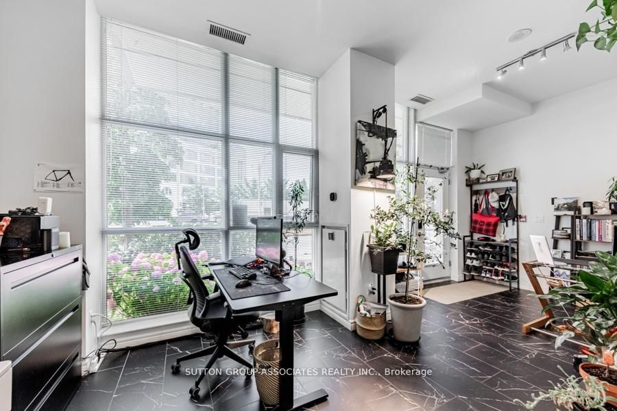 628 Fleet Street 110, Toronto, ON M5V 1A8 photo 3