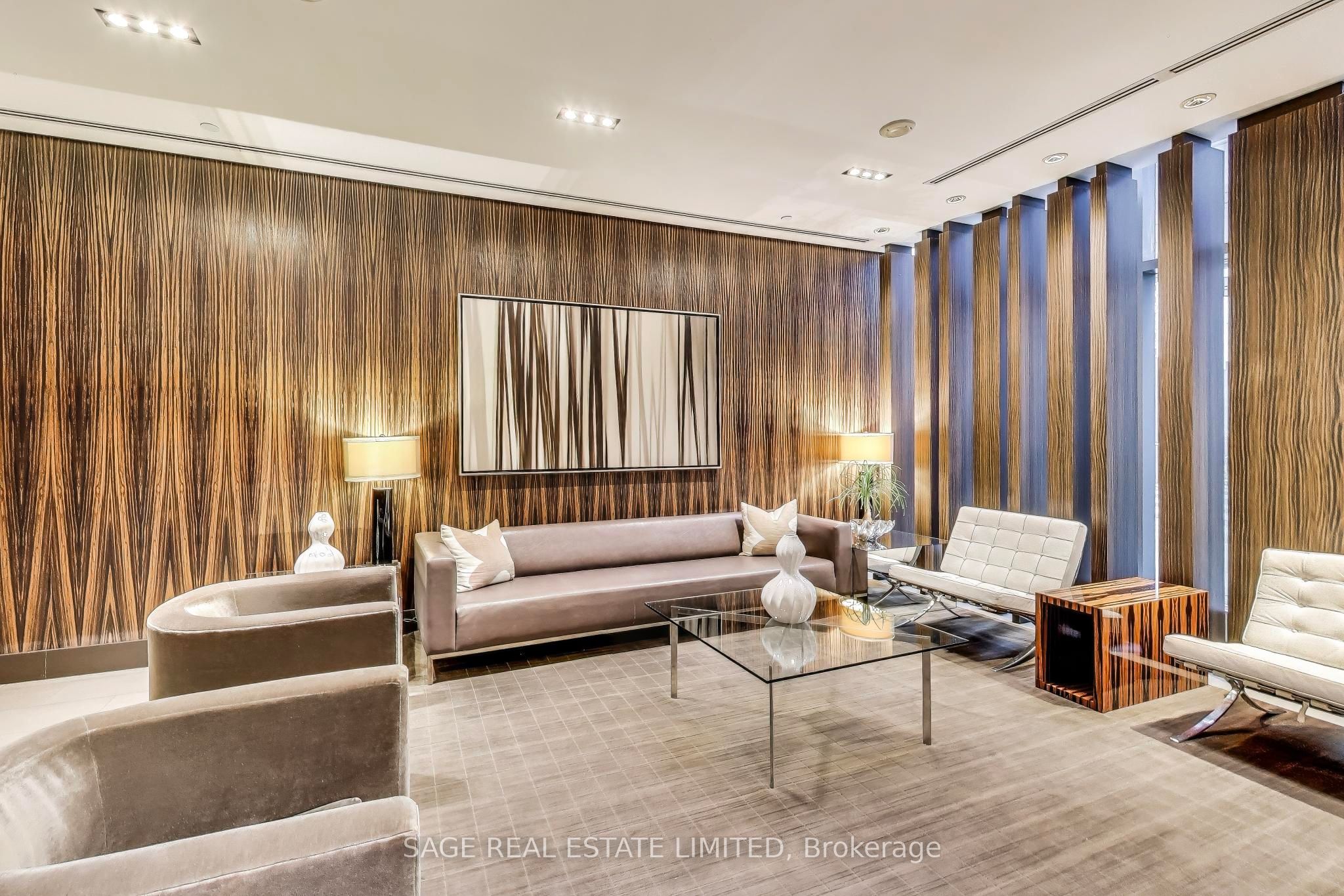 33 Lombard Street 4004, Toronto, ON M5C 3H8 photo 5