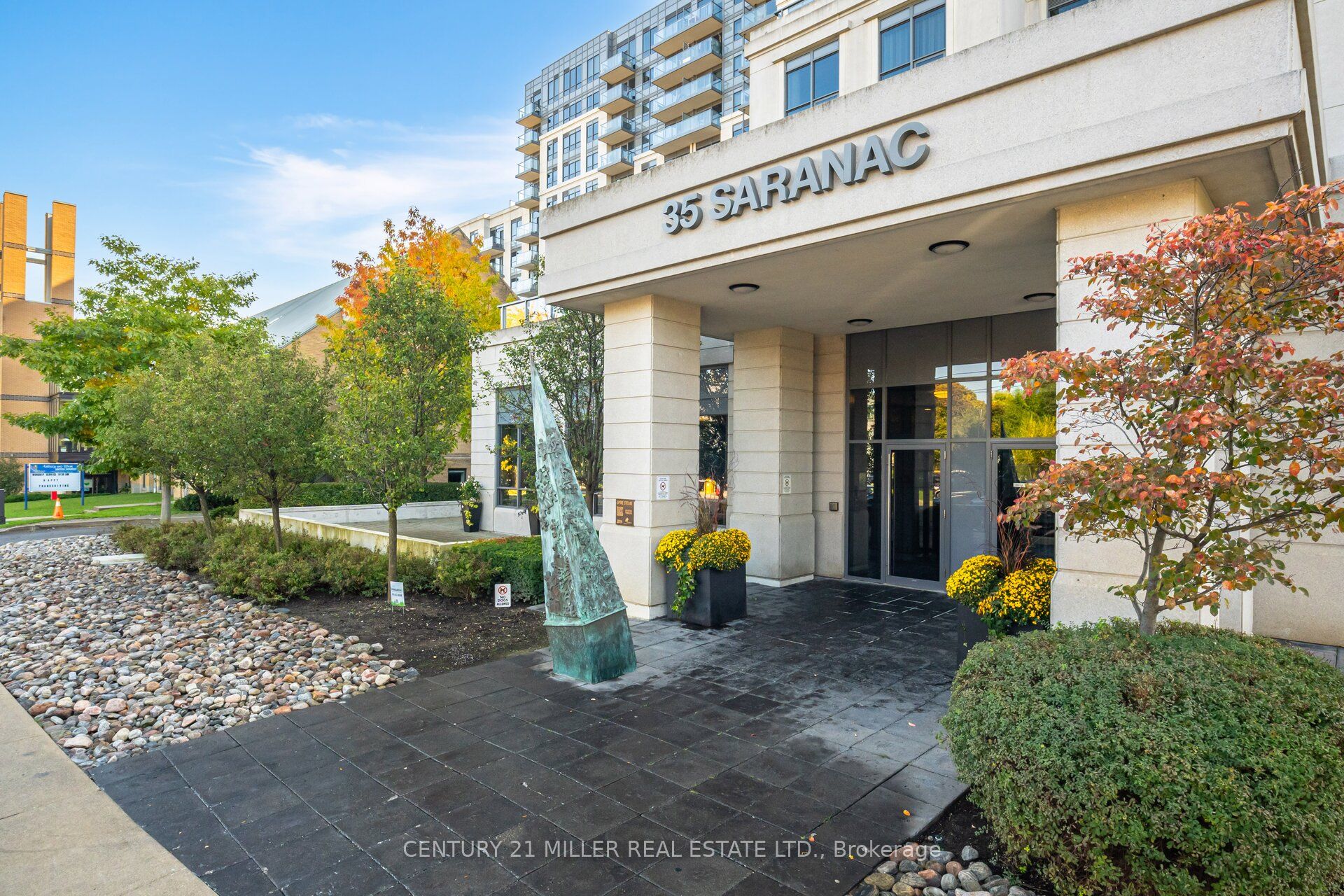 35 Saranac Boulevard Ph08, Toronto, ON M6A 2G4 photo 3
