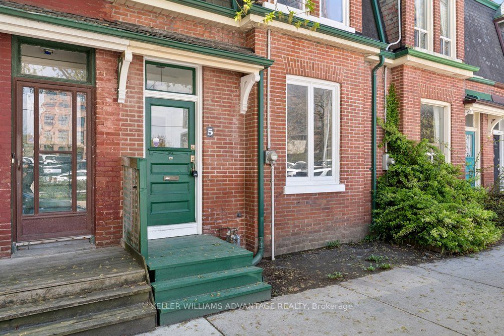 5 Mark Street, Toronto, ON M5A 1Z3 photo 2