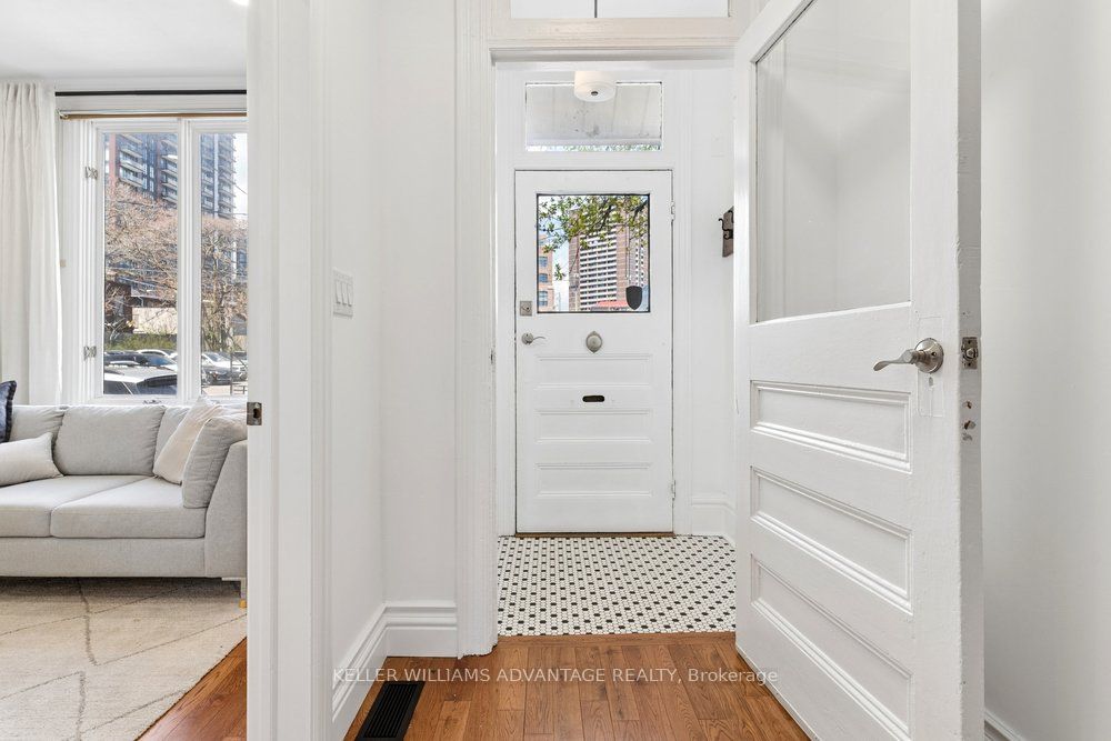 5 Mark Street, Toronto, ON M5A 1Z3 photo 4