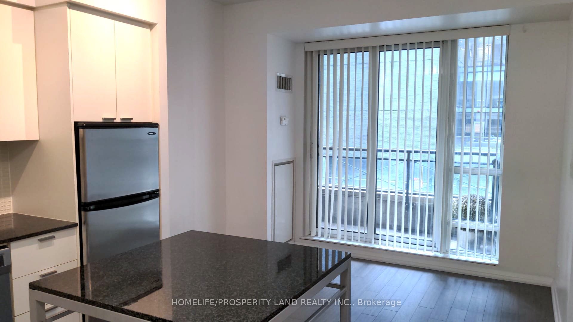 35 Hayden Street 513, Toronto, ON M4Y 3C3 photo 3