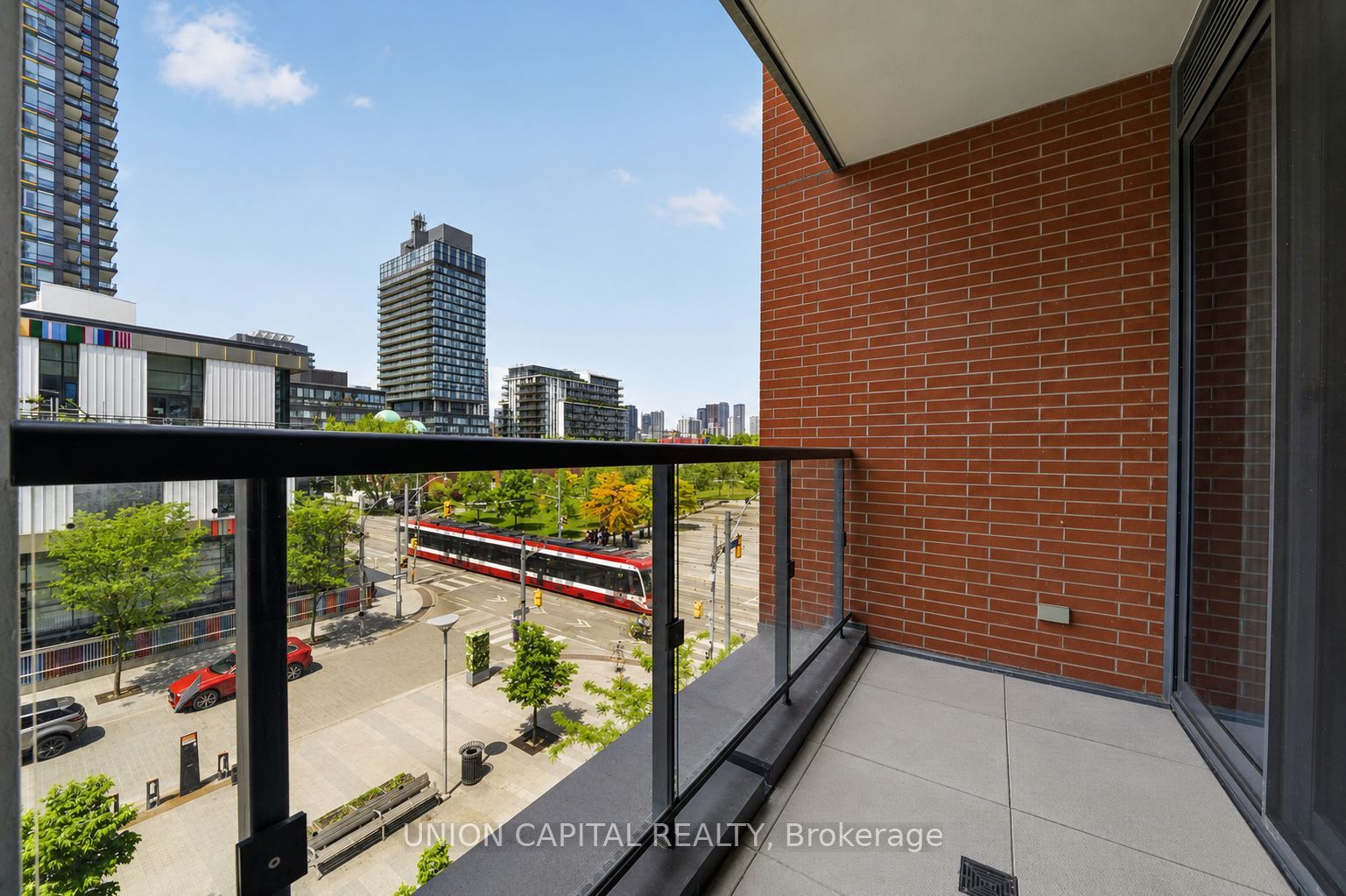 170 Sumach Street 417, Toronto, ON M5A 0C3 photo 5