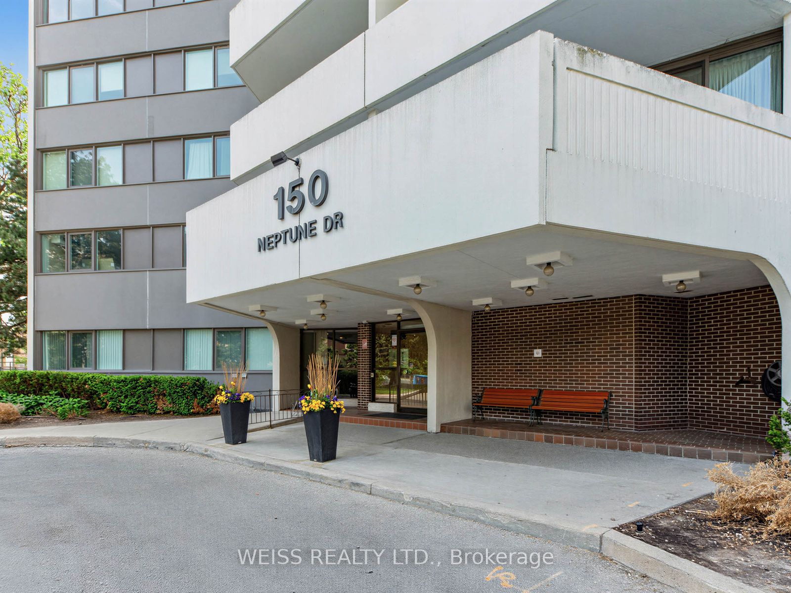 150 Neptune Drive 202, Toronto, ON M6A 2Y9 photo 3