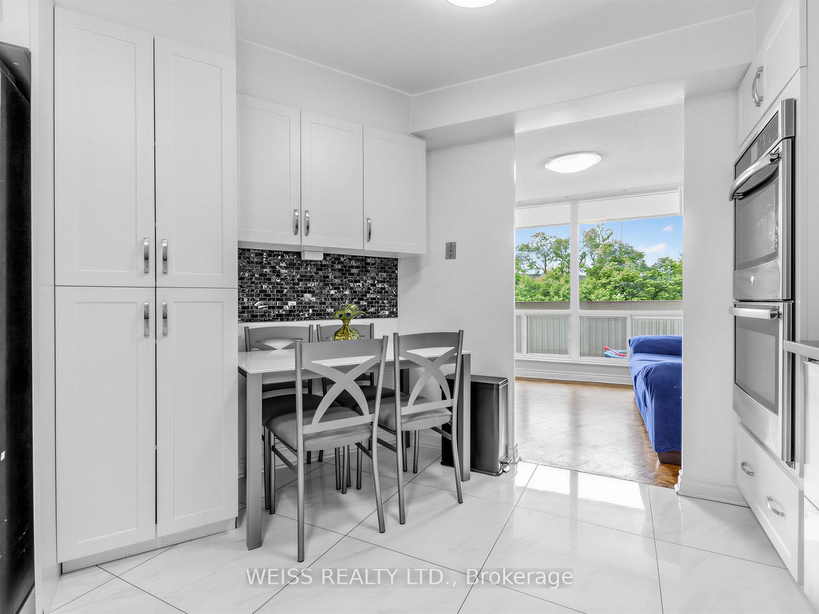 150 Neptune Drive 202, Toronto, ON M6A 2Y9 photo 5