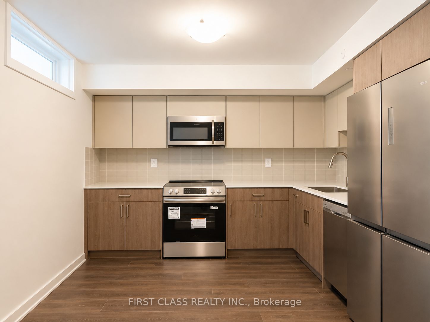24 Green Garden Boulevard BSMT, Toronto, ON M6A 1N3 photo 5