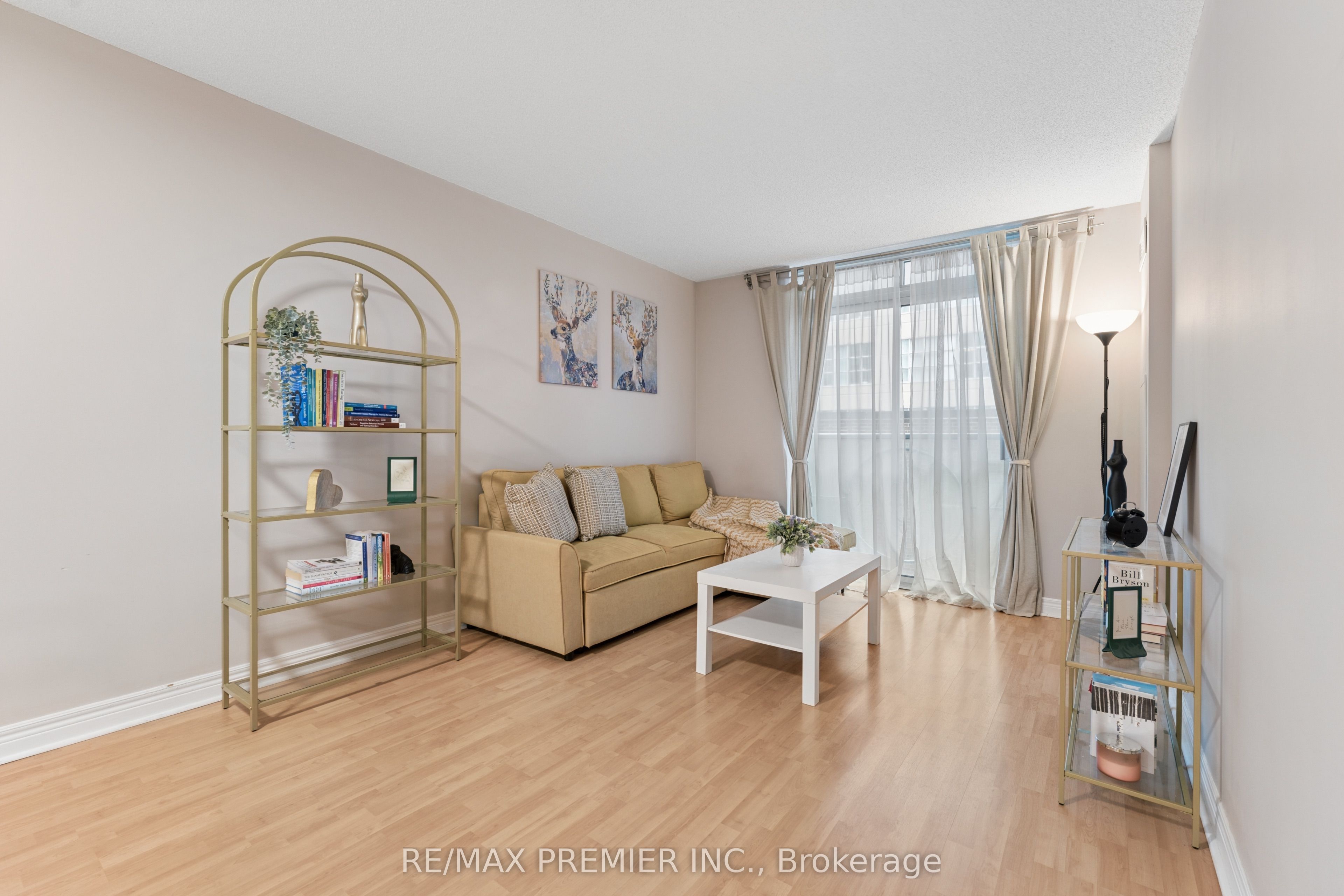 212 Eglinton Avenue E 307, Toronto, ON M4P 0A3 photo 3