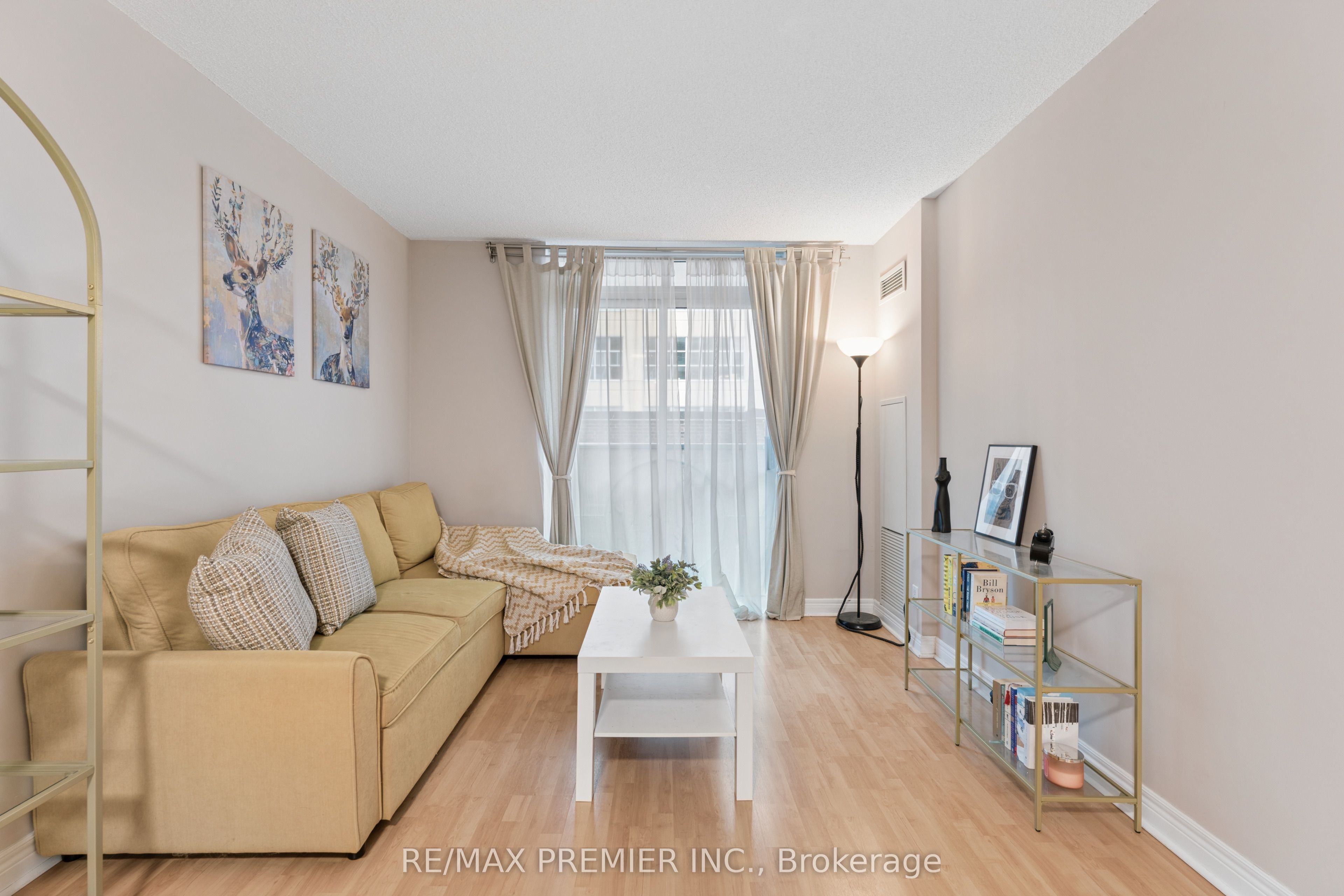 212 Eglinton Avenue E 307, Toronto, ON M4P 0A3 photo 4