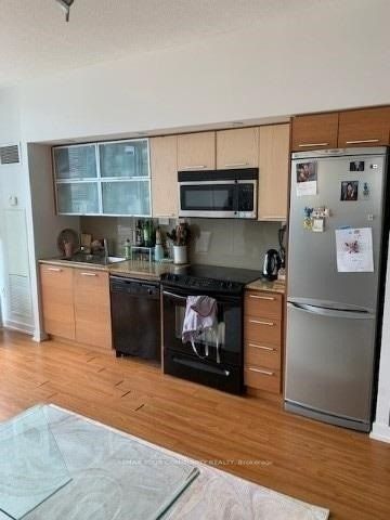 25 Capreol Court 2803, Toronto, ON M5V 3Z7 photo 4