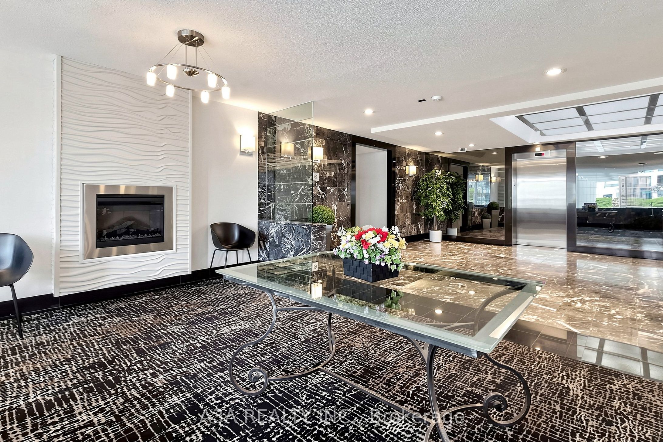 5765 Yonge Street 905, Toronto, ON M2M 4H9 photo 4