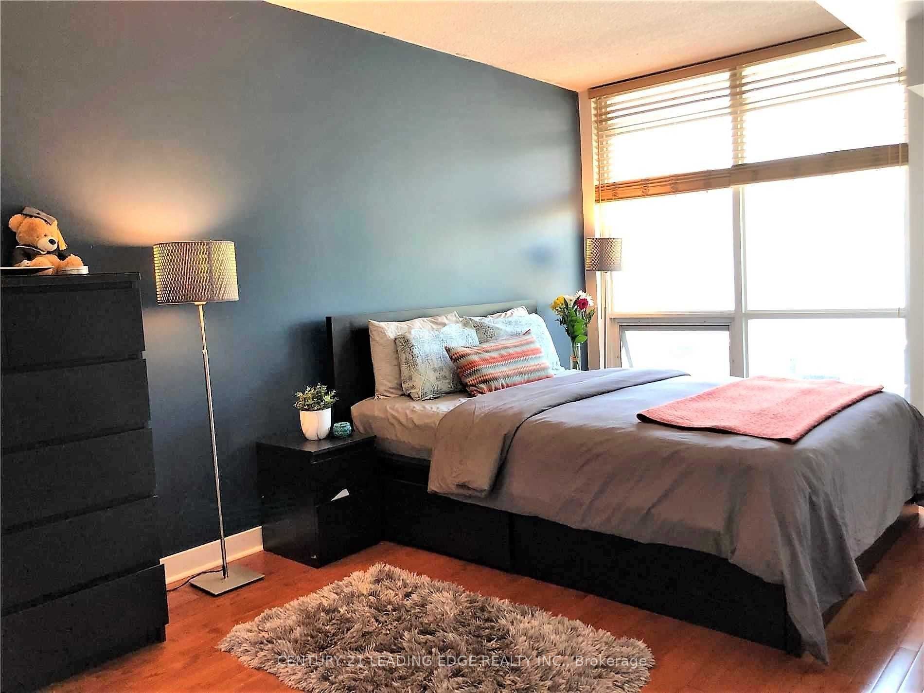11 Brunel Court 201, Toronto, ON M5V 3Y3