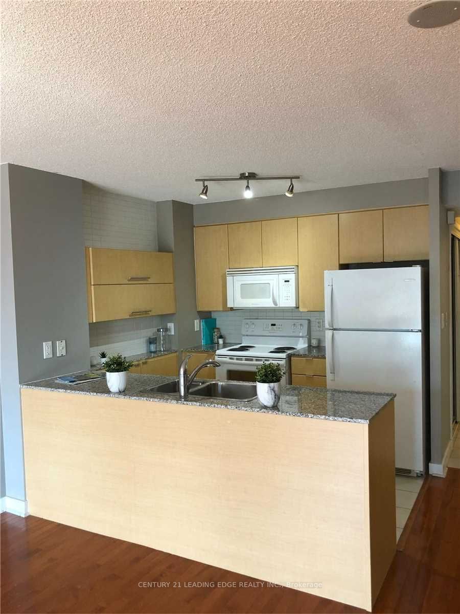 11 Brunel Court 201, Toronto, ON M5V 3Y3 photo 5