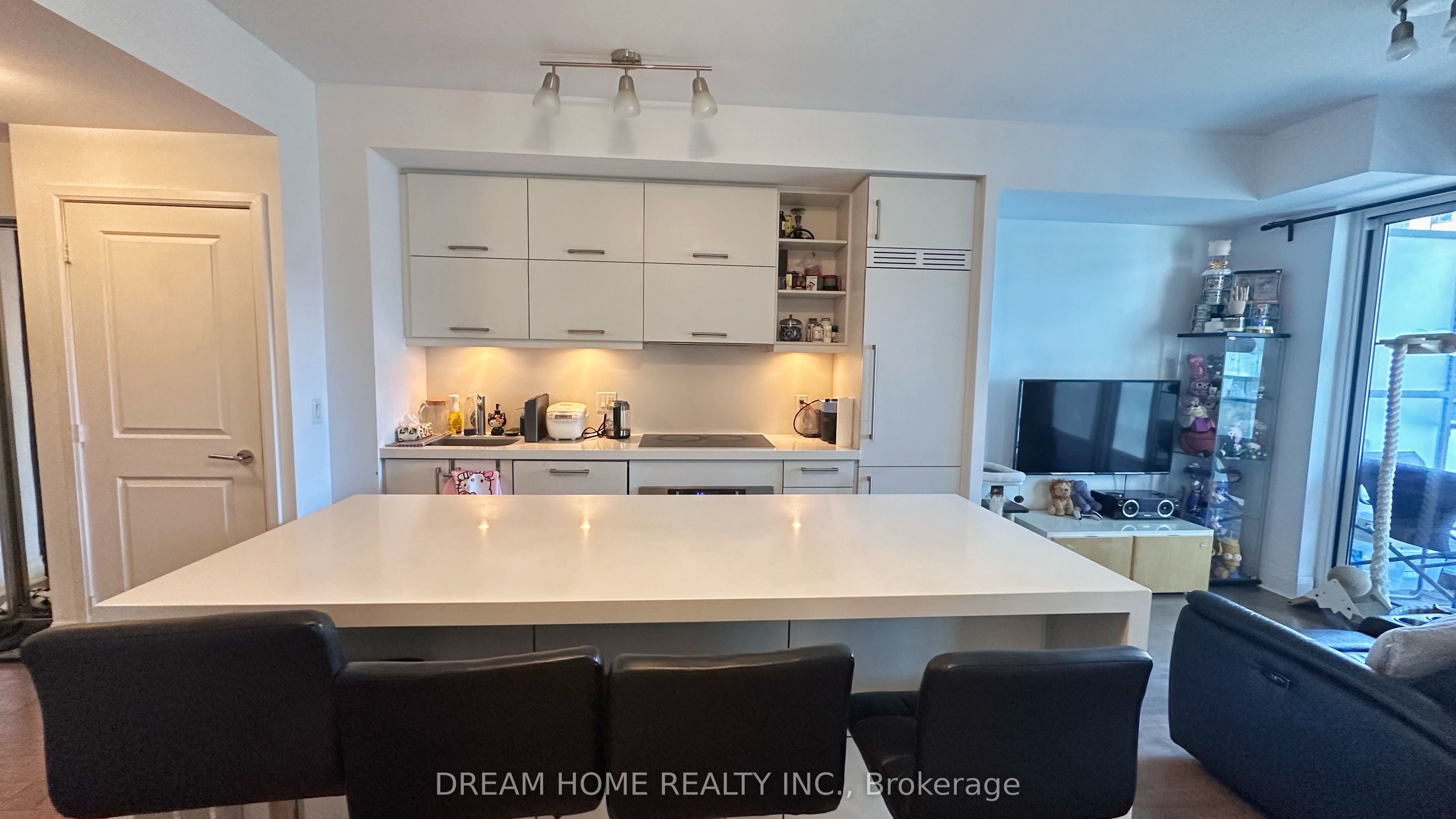 65 St. Mary Street 1611, Toronto, ON M5S 0A6 photo 5