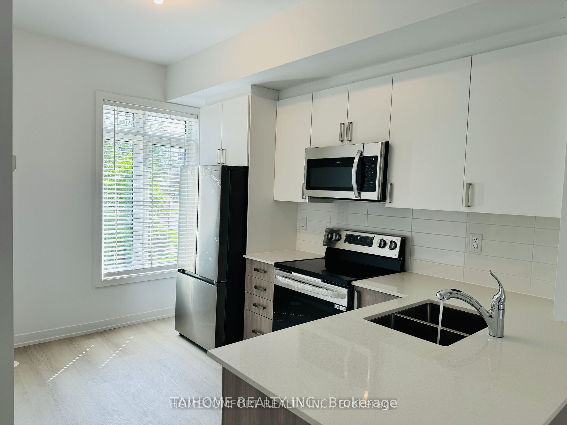 64A Tisdale Avenue, Toronto, ON M4A 1C5 photo 2
