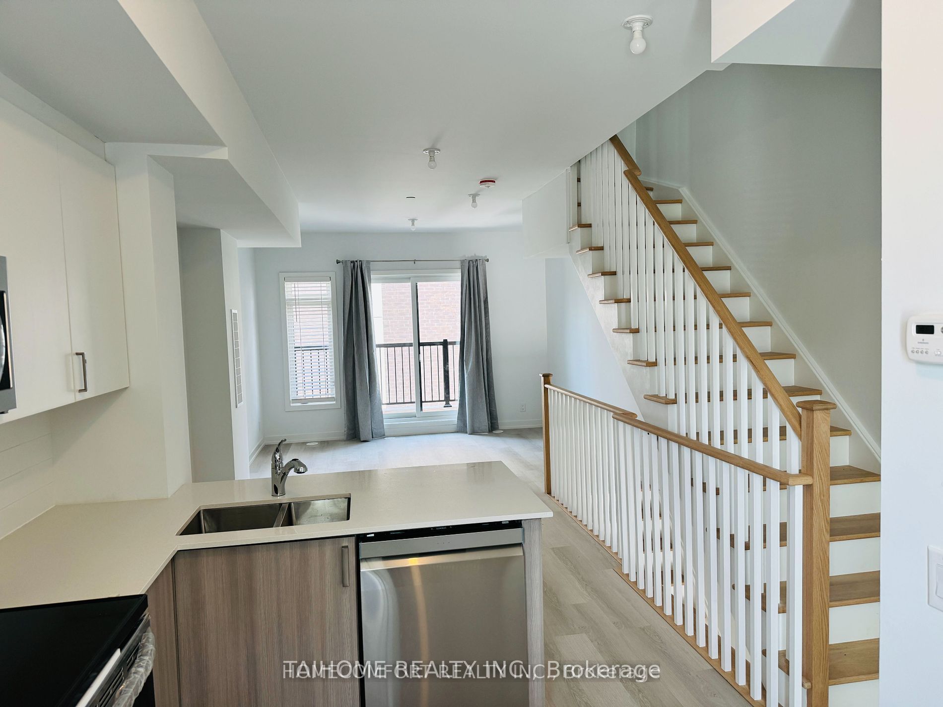 64A Tisdale Avenue, Toronto, ON M4A 1C5 photo 3