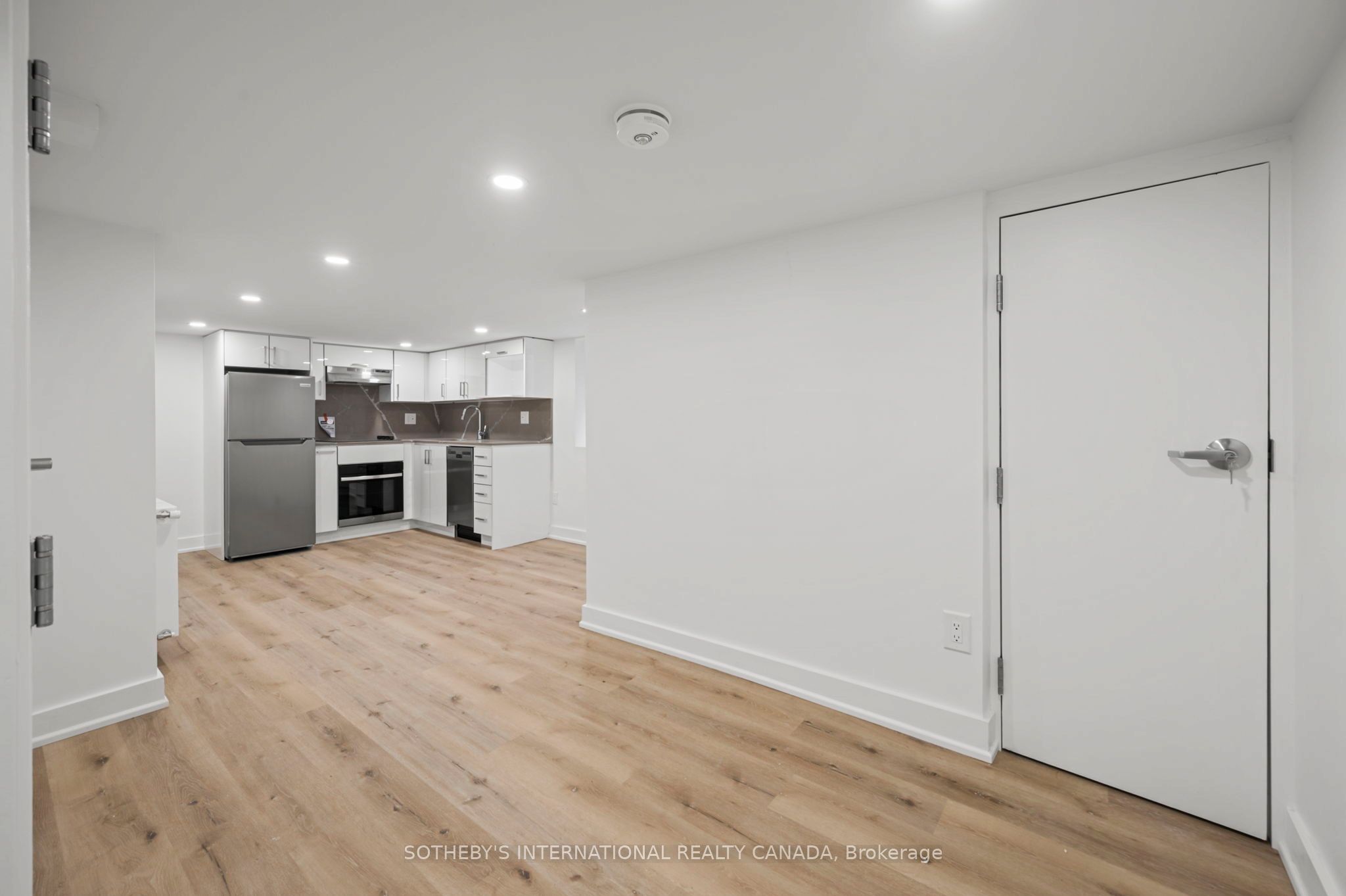 28 Strathgowan Avenue Bsmnt, Toronto, ON M4N 1B9 photo 3