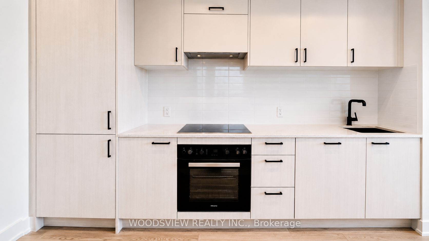 5 Quarrington Lane 1406, Toronto, ON M3C 0S5