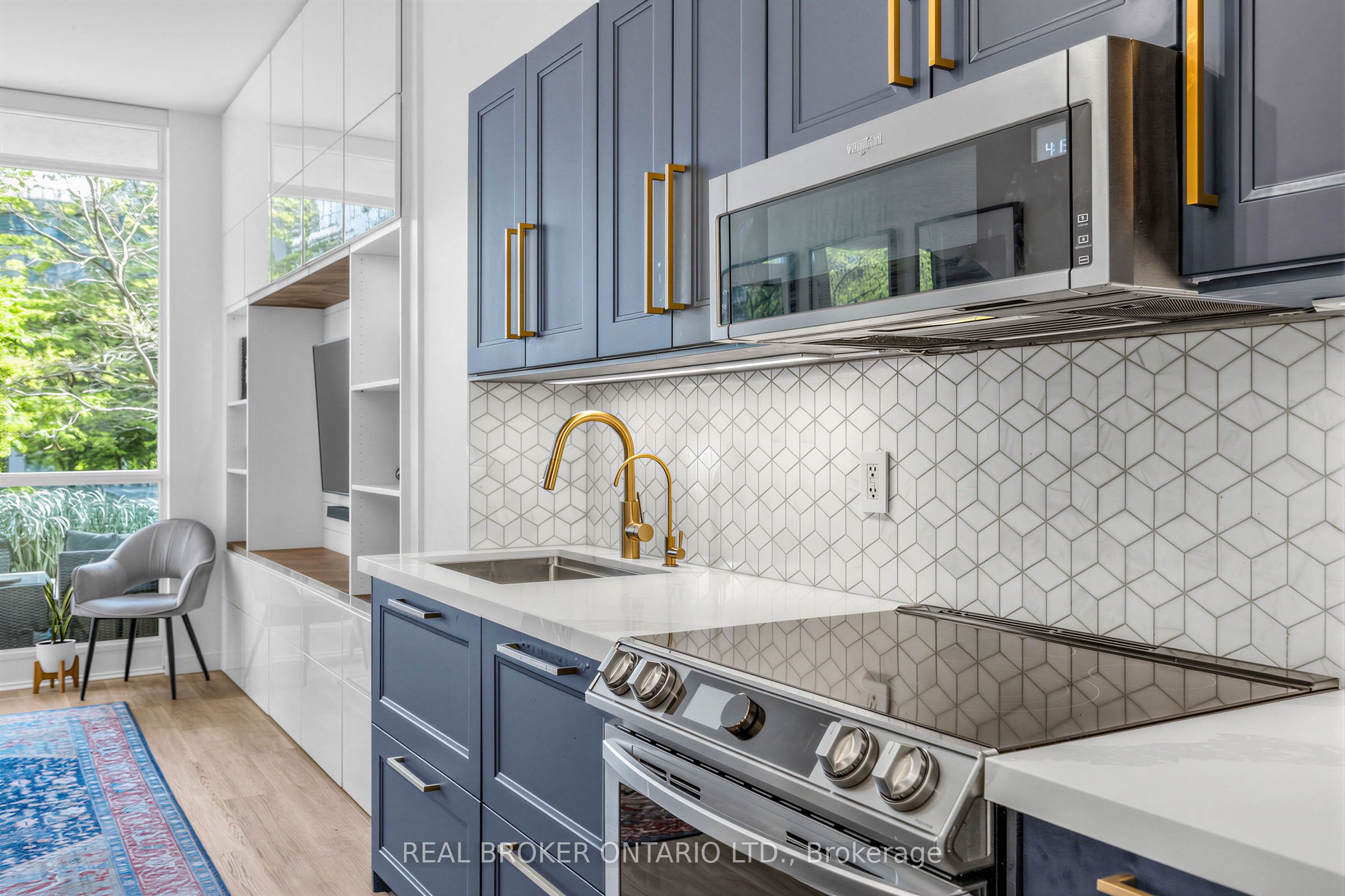 209 Fort York Boulevard 260, Toronto, ON M5V 4A1 photo 4
