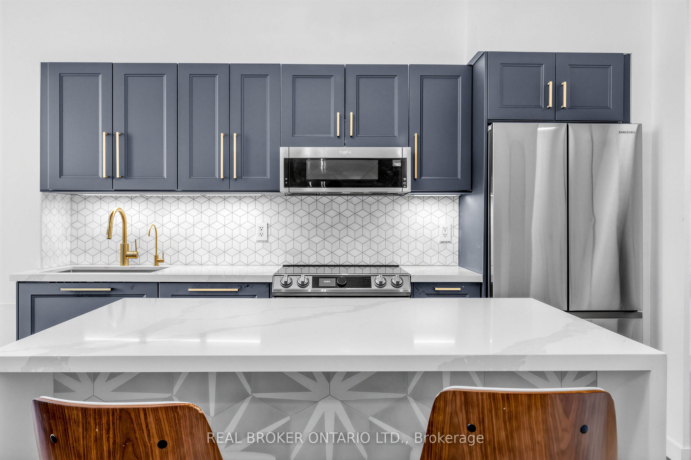 209 Fort York Boulevard 260, Toronto, ON M5V 4A1 photo 5