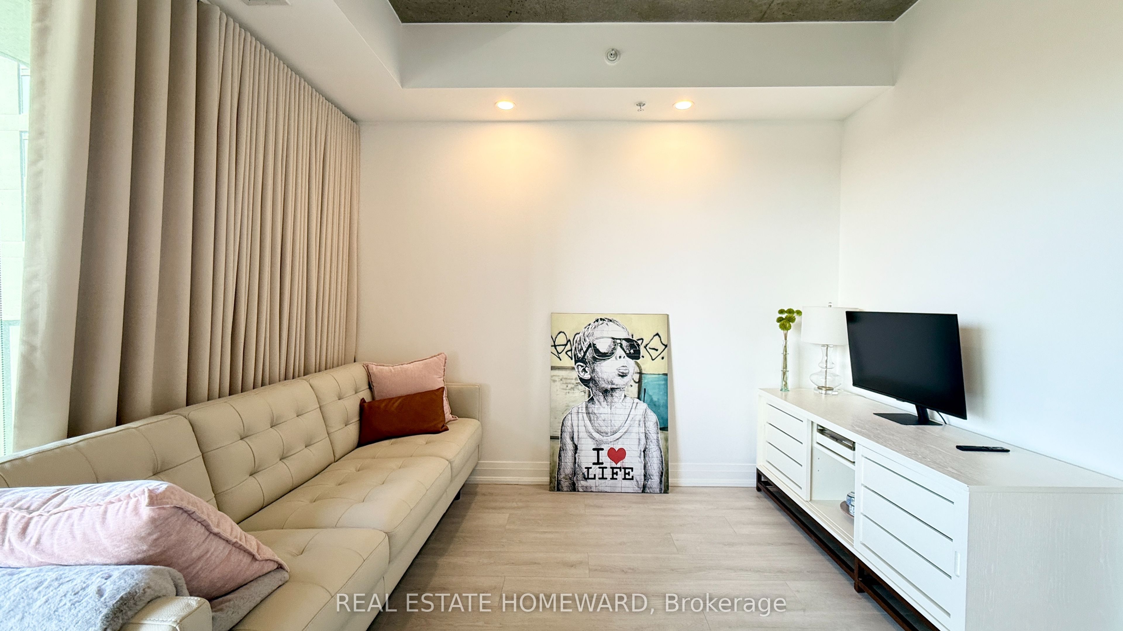32 Camden Street 706, Toronto, ON M5V 0G4 photo 3